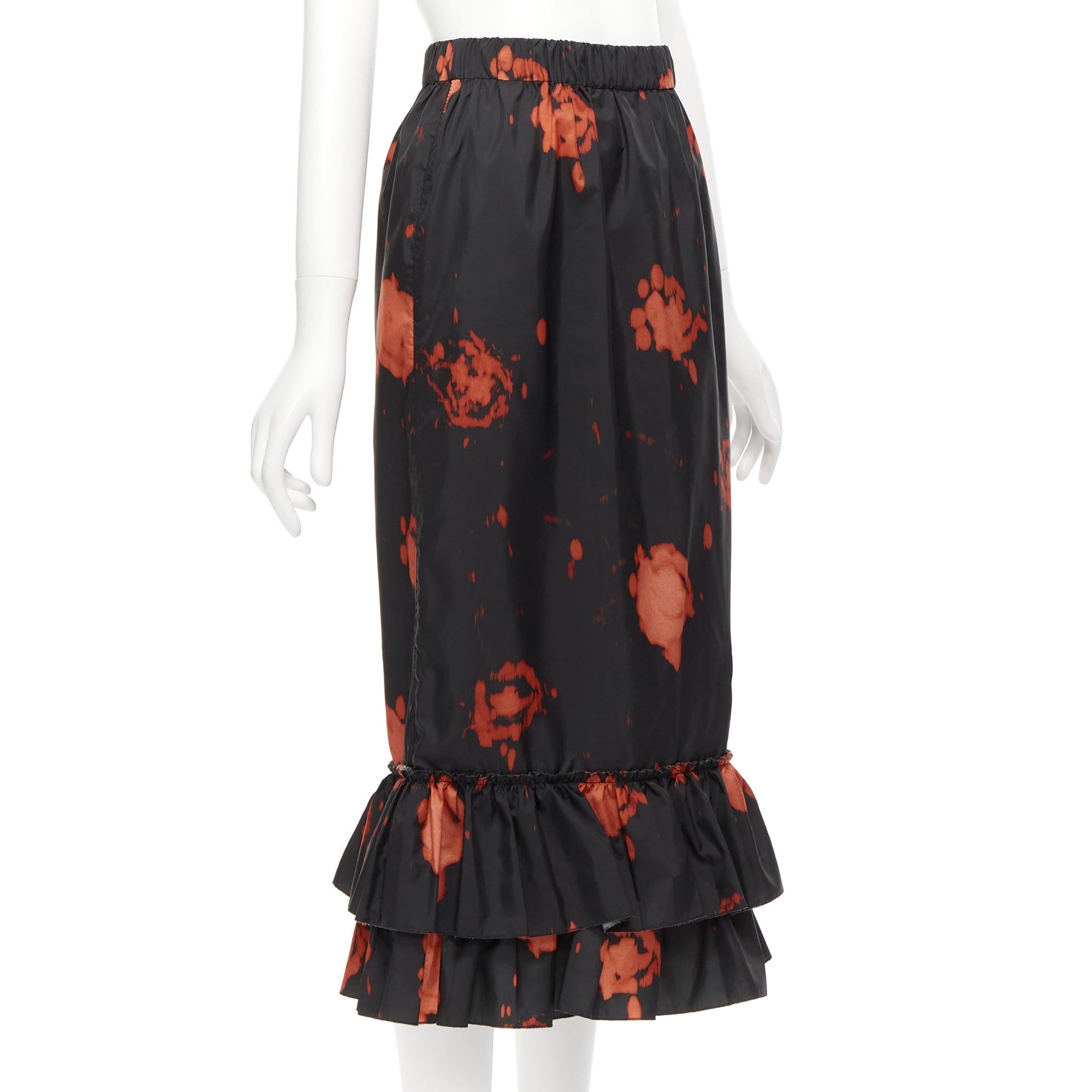 MARNI black red splatter tie dye print tiered ruffle hem midi skirt IT38 XS
Reference: CELG/A00264
Brand: Marni
Material: Polyester
Color: Black, Red
Pattern: Abstract
Closure: Elasticated
Extra Details: Back slit.
Made in: