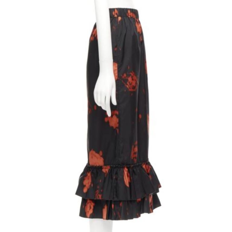 MARNI Schwarz-roter Midirock mit gestreiftem Rüschensaum und Splatter-Krawattenmuster IT38 XS Damen im Angebot