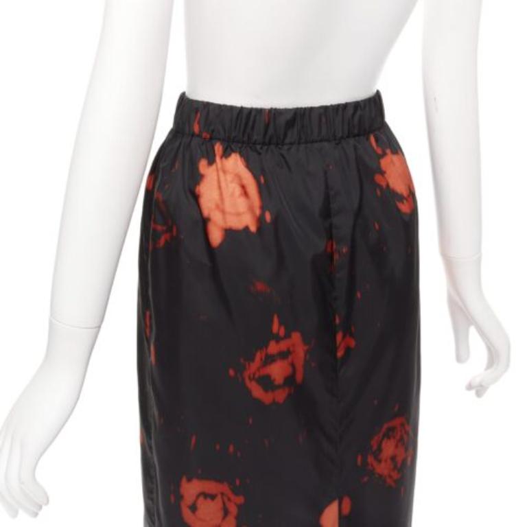 MARNI Schwarz-roter Midirock mit gestreiftem Rüschensaum und Splatter-Krawattenmuster IT38 XS im Angebot 3