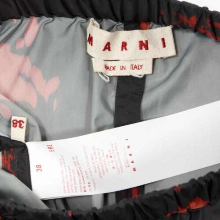 MARNI Schwarz-roter Midirock mit gestreiftem Rüschensaum und Splatter-Krawattenmuster IT38 XS im Angebot 4