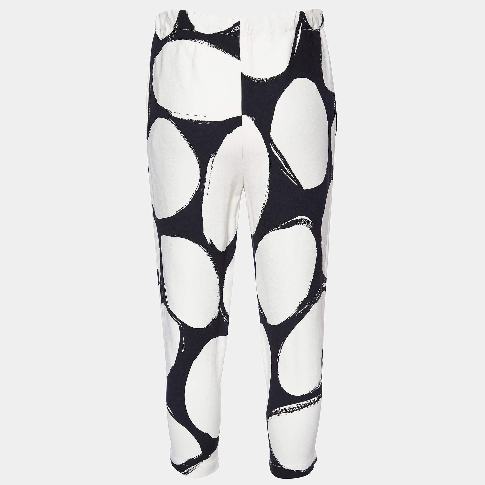Ce pantalon rehausse votre tenue décontractée. Conçu dans une silhouette et une coupe superbes, ce pantalon vous donnera à coup sûr une allure élégante.