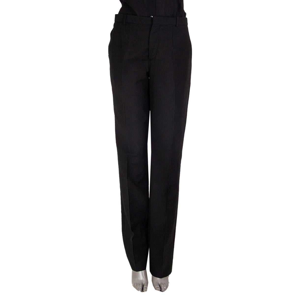 100% authentic Marni tapered pants in black wool (59%), mohair (26%) and nylon (15%) with pockets. Close on the front with buttons. Lined in acetate (50%), cotton (30%) and viscose (20%). Have been worn and are in excellent