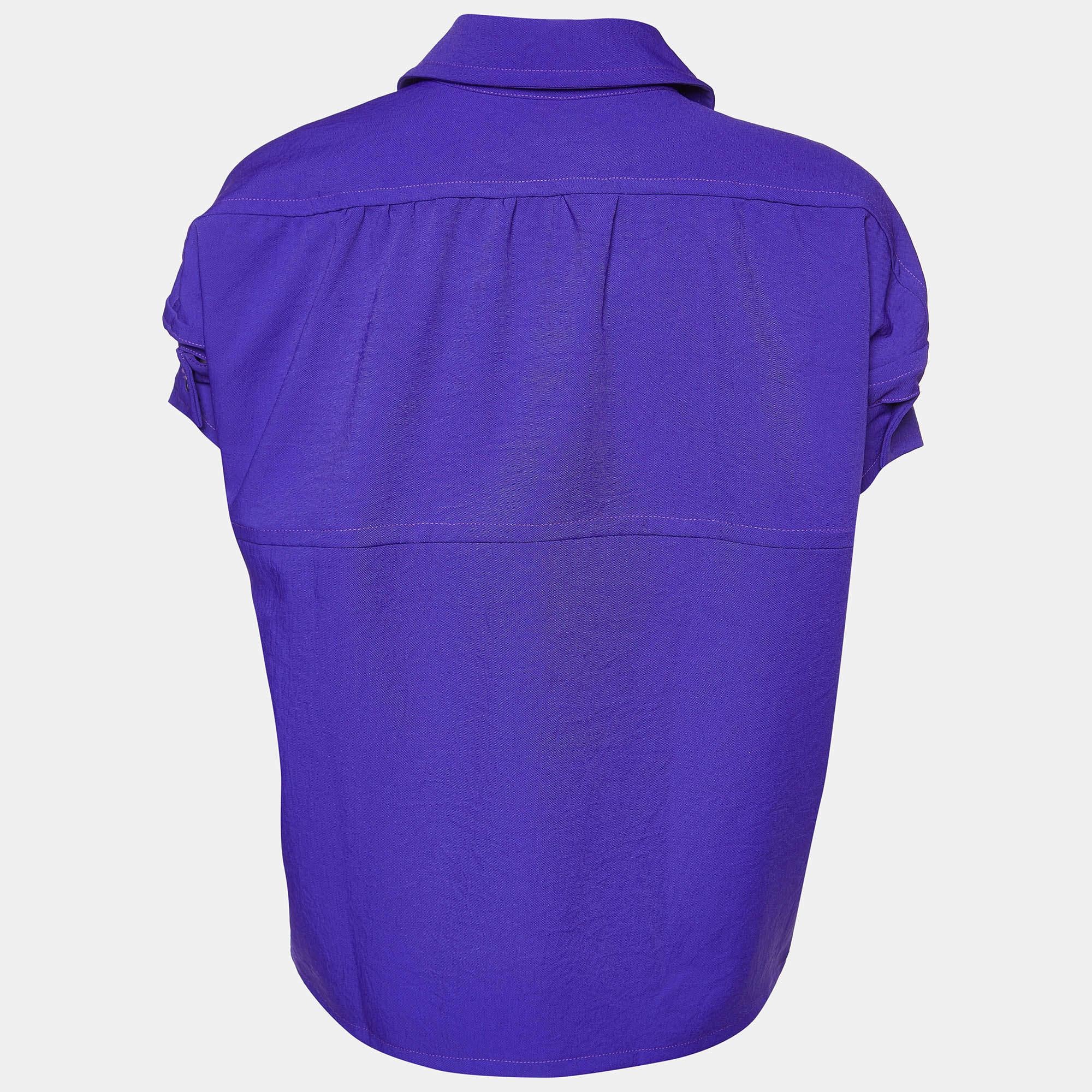 Complement your elegance with a lovely blouse like this one. With its pretty design and prime quality fabric this blouse is the best pick to look sophisticated and poised.