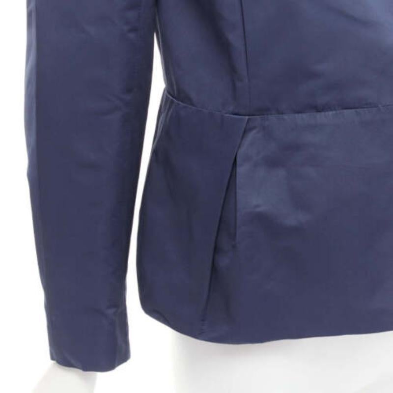 MARNI giacca in raso blu con spalla a sbuffo e peplum minimal IT42 M. in vendita 2