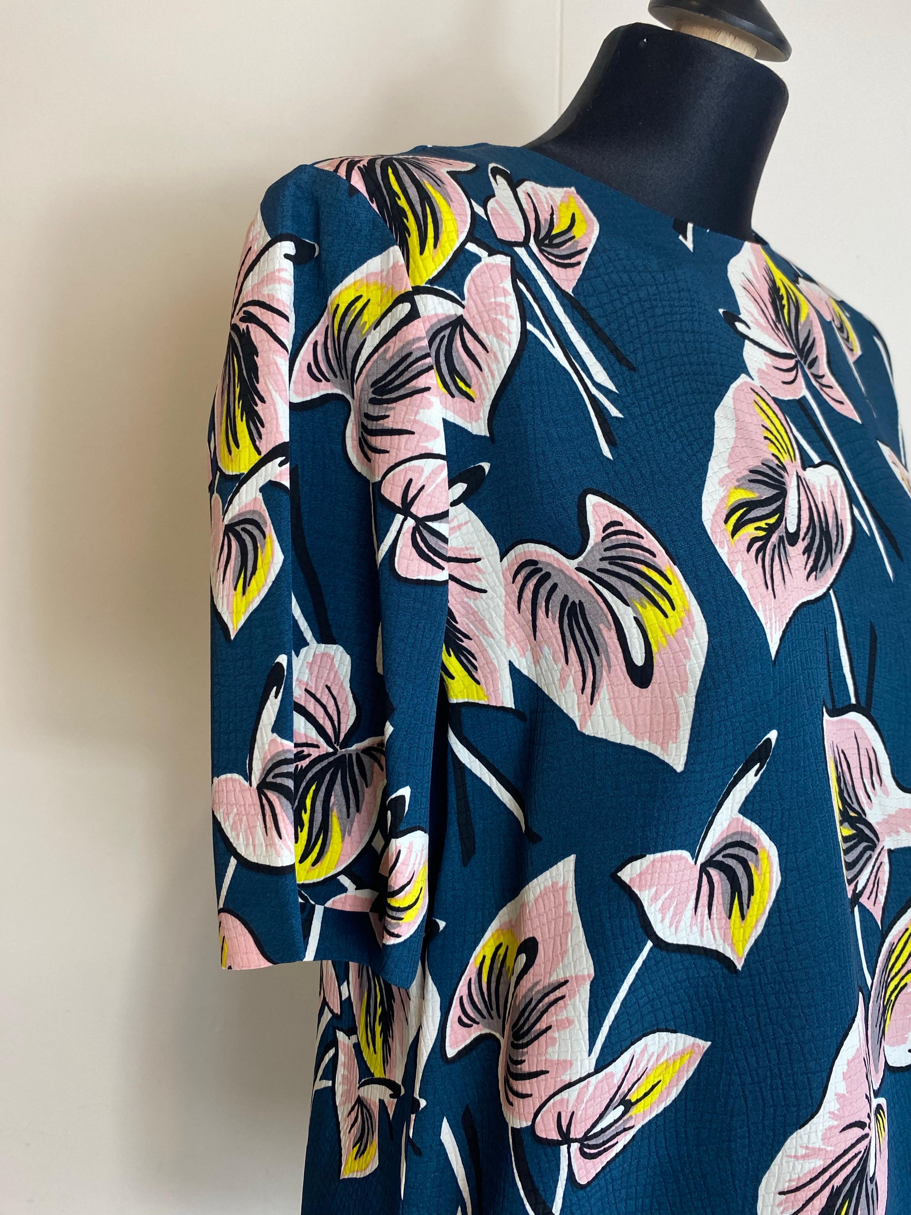 Marni blue T-shirt with details. im Zustand „Hervorragend“ im Angebot in Carnate, IT