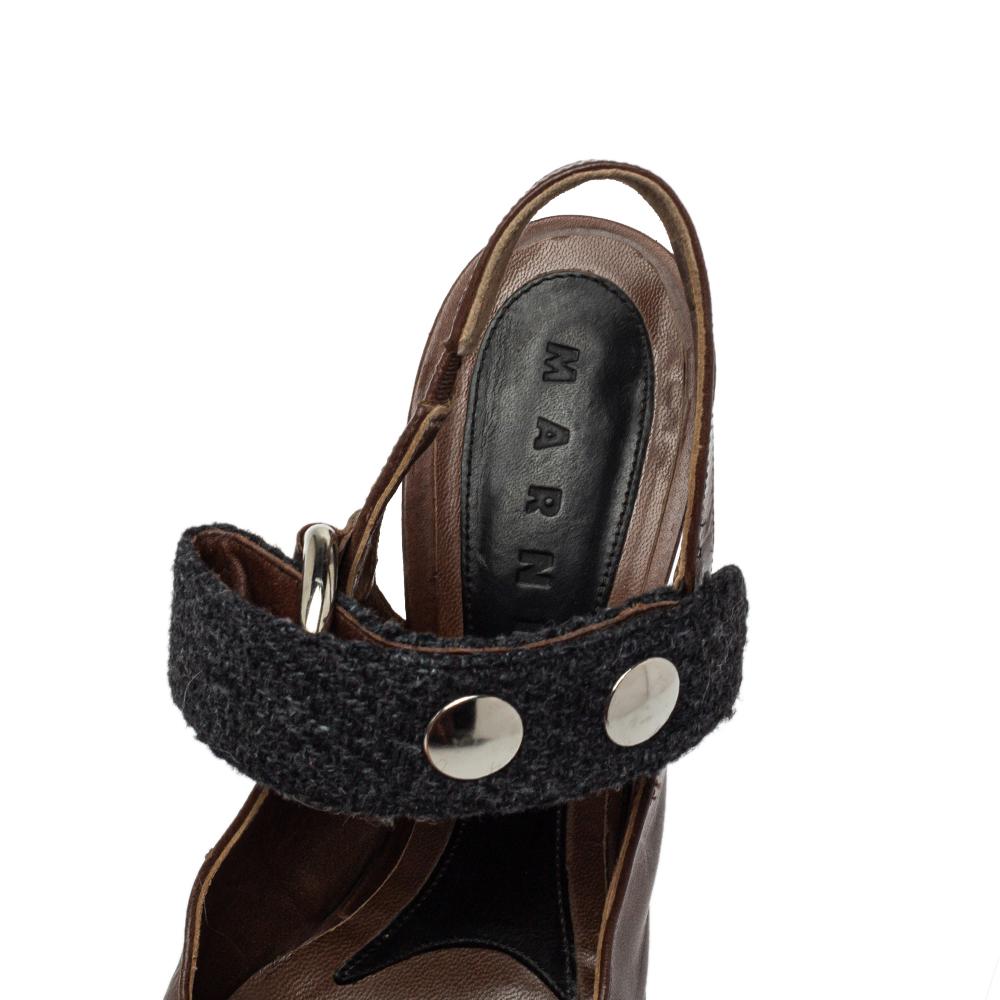Marni Brown/Black Fabric And Leather Mary Jane Buckle Strap Pumps Size 40 In Good Condition For Sale In Dubai, Al Qouz 2