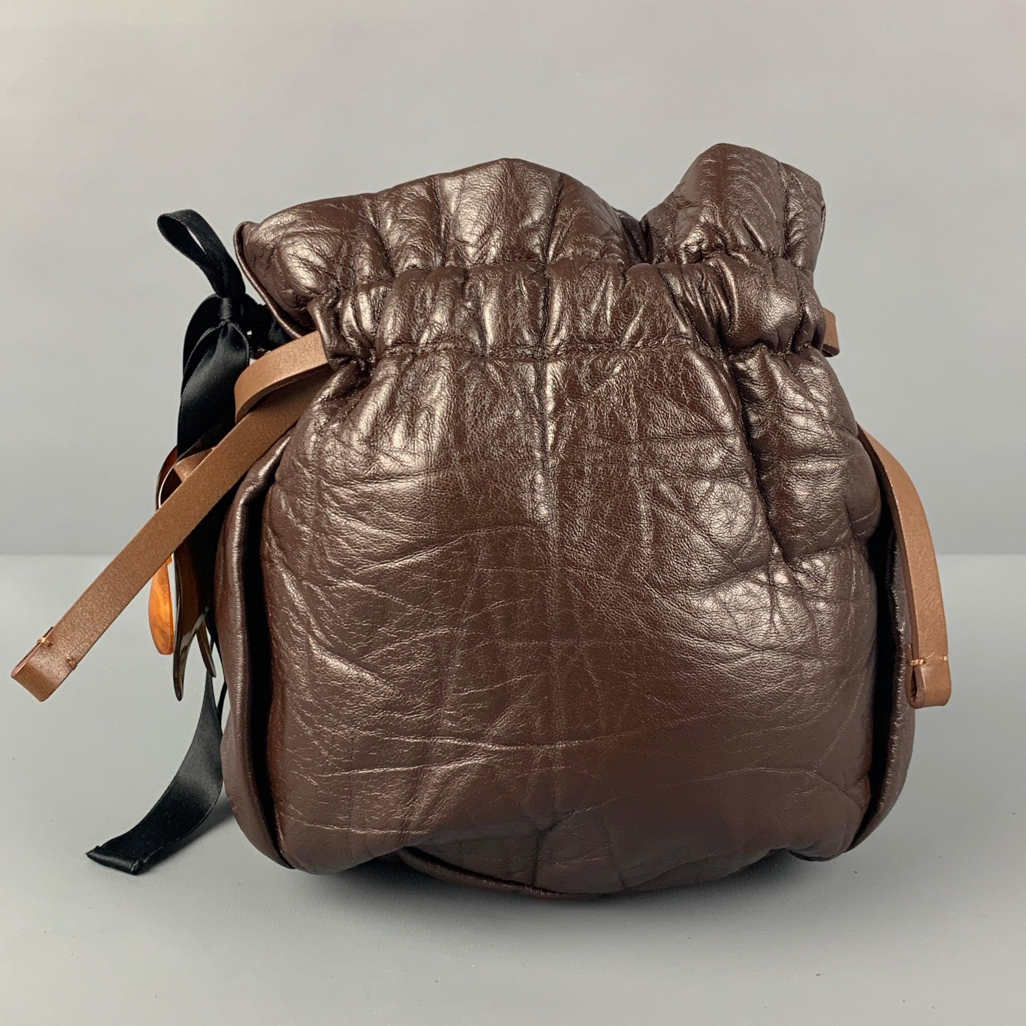 MARNI Brown Black Rhinestones Wrinkled Leather Handbag Pour femmes en vente