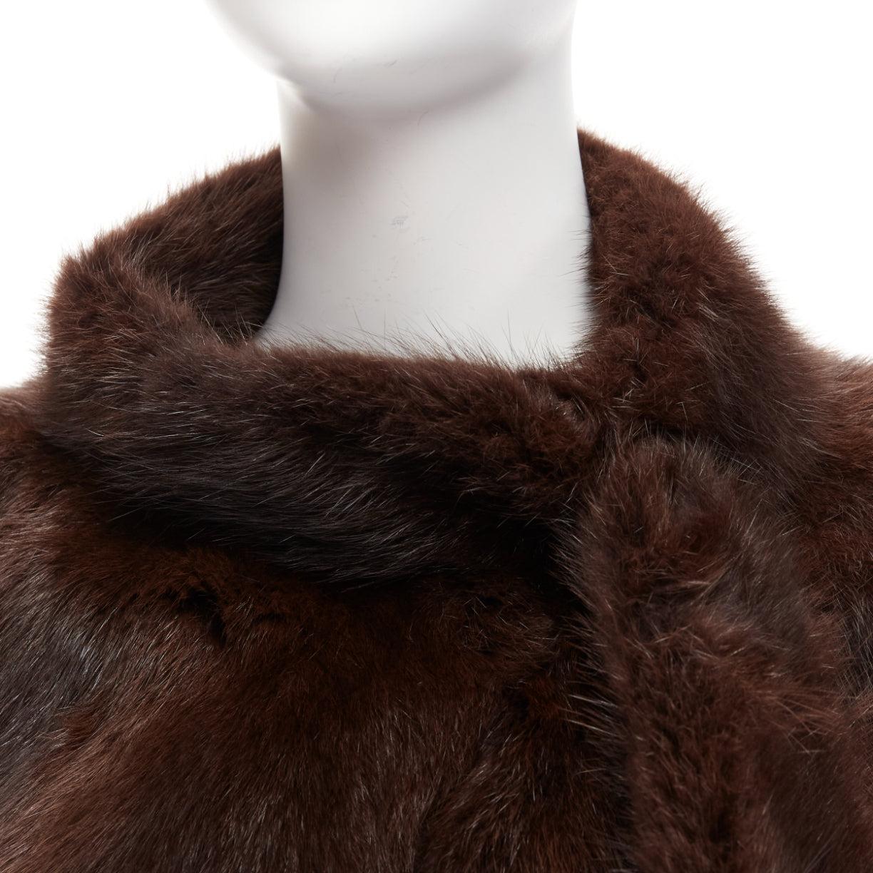MARNI brown genuine fur logo leaf lined loop through capelet stole IT38 XS
Reference: AAWC/A01079
Brand: Marni
Material: Fur
Color: Brown
Pattern: Solid
Closure: Loop Through
Lining: Brown Cupro
Extra Details: Loop through neck details.
Made in: