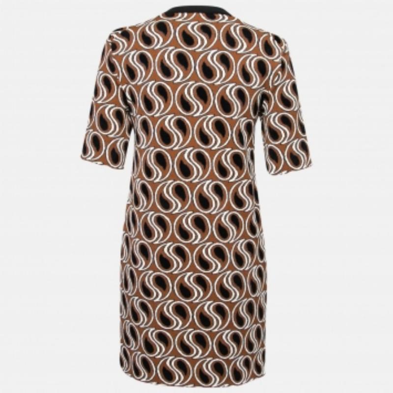 This dress from the House of Marni will make you look classy. Designed using brown jacquard lurex knit fabric, this dress features short sleeves and a relaxed fit. This Marni creation is a great fit for casual outings.