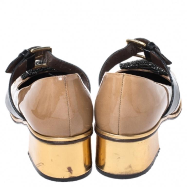 Marrone Marni Brown Patent Leather Embellished Bow Mary Jane Buckle Strap Pumps Taglia 38 in vendita