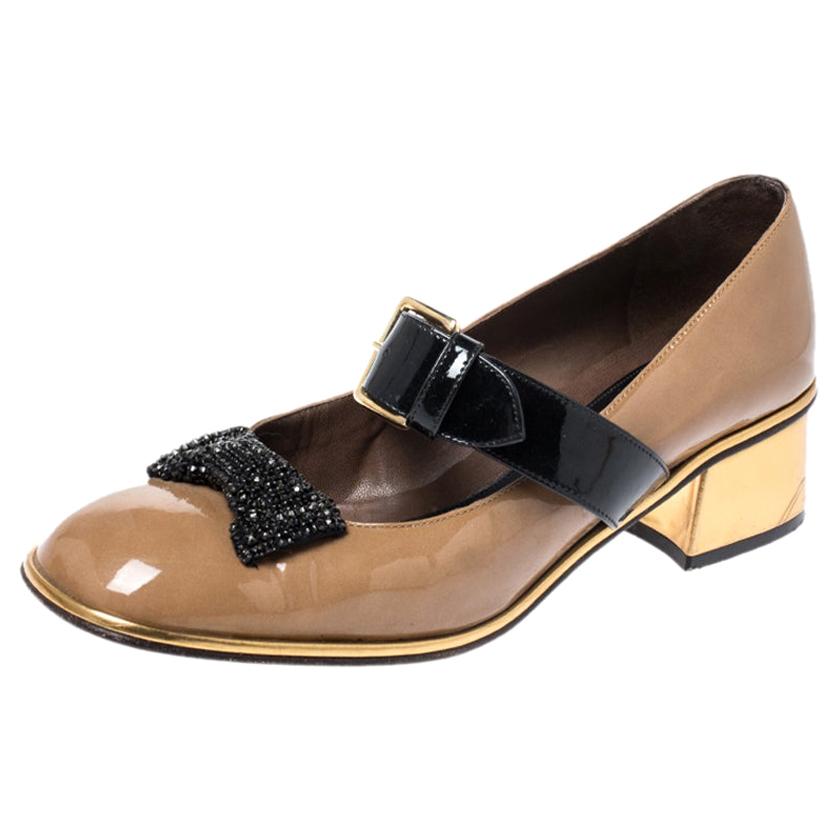 Marni Brown Patent Leather Embellished Bow Mary Jane Buckle Strap Pumps Size 38 For Sale