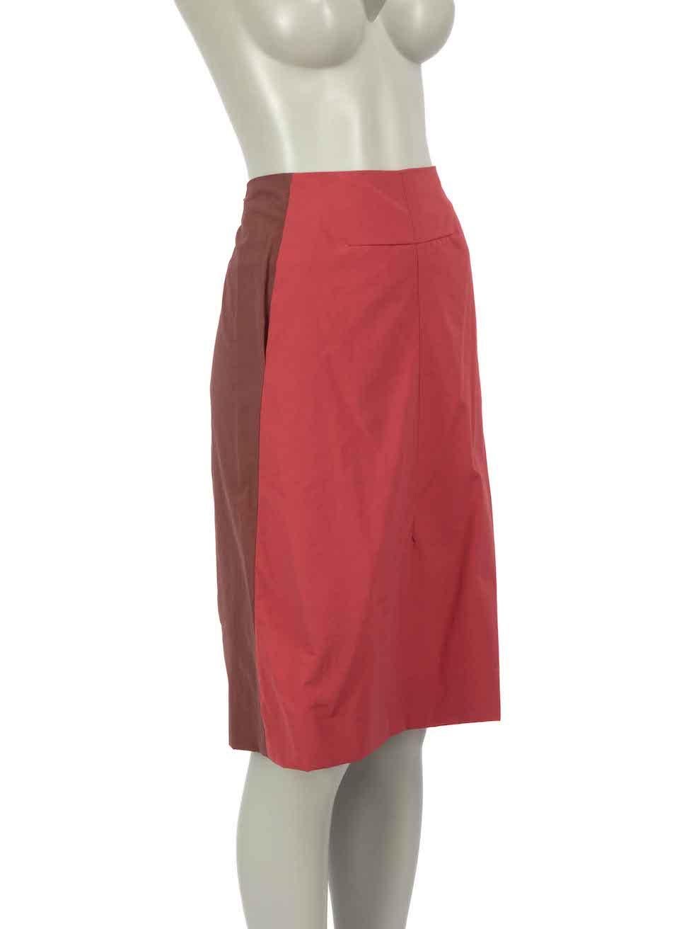 CONDITION is Very good. Hardly any visible wear to skirt is evident on this used Marni designer resale item.

Details
Burgundy
Cotton
Pencil skirt
Knee length
Contrast panel
2x Front side pockets
Made in Italy

Composition
50% Cotton and 50%