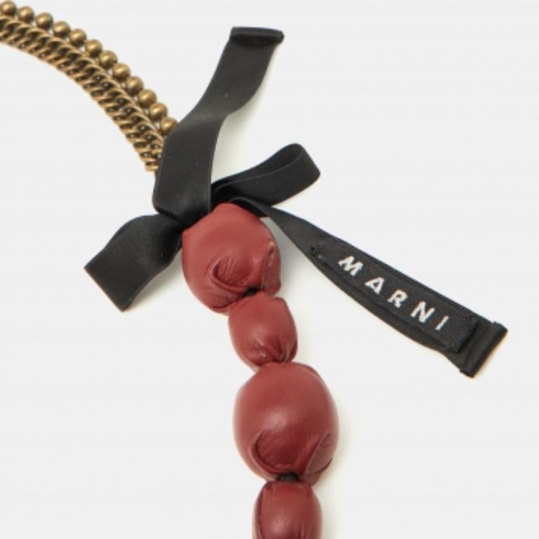 Donna Collana di Marni in pelle borgogna e catena in oro invecchiato in vendita