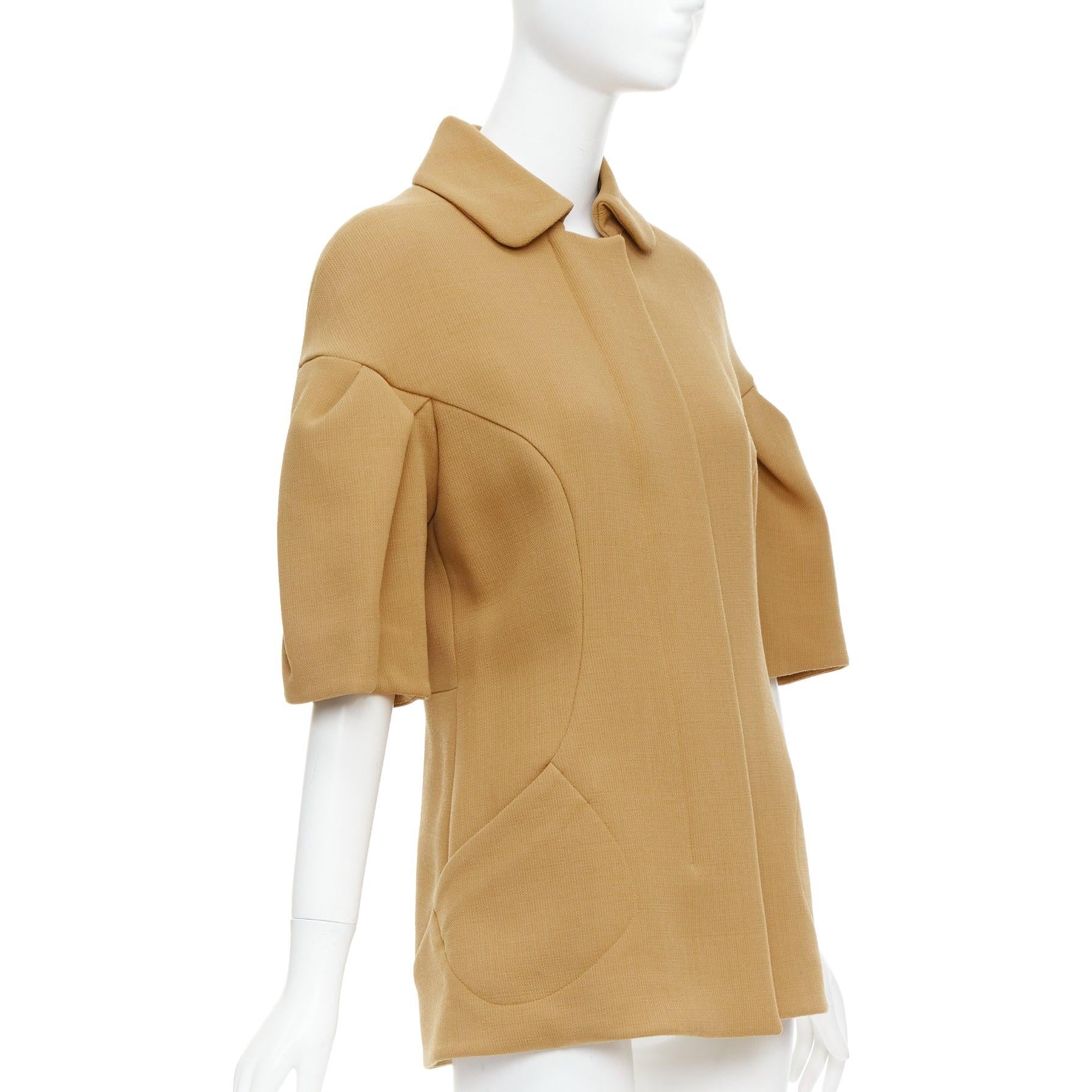 Marni cappotto in lana vergine cammello con maniche a sbuffo e zip, collo rotondo IT40 S In condizioni buone in vendita a Hong Kong, NT
