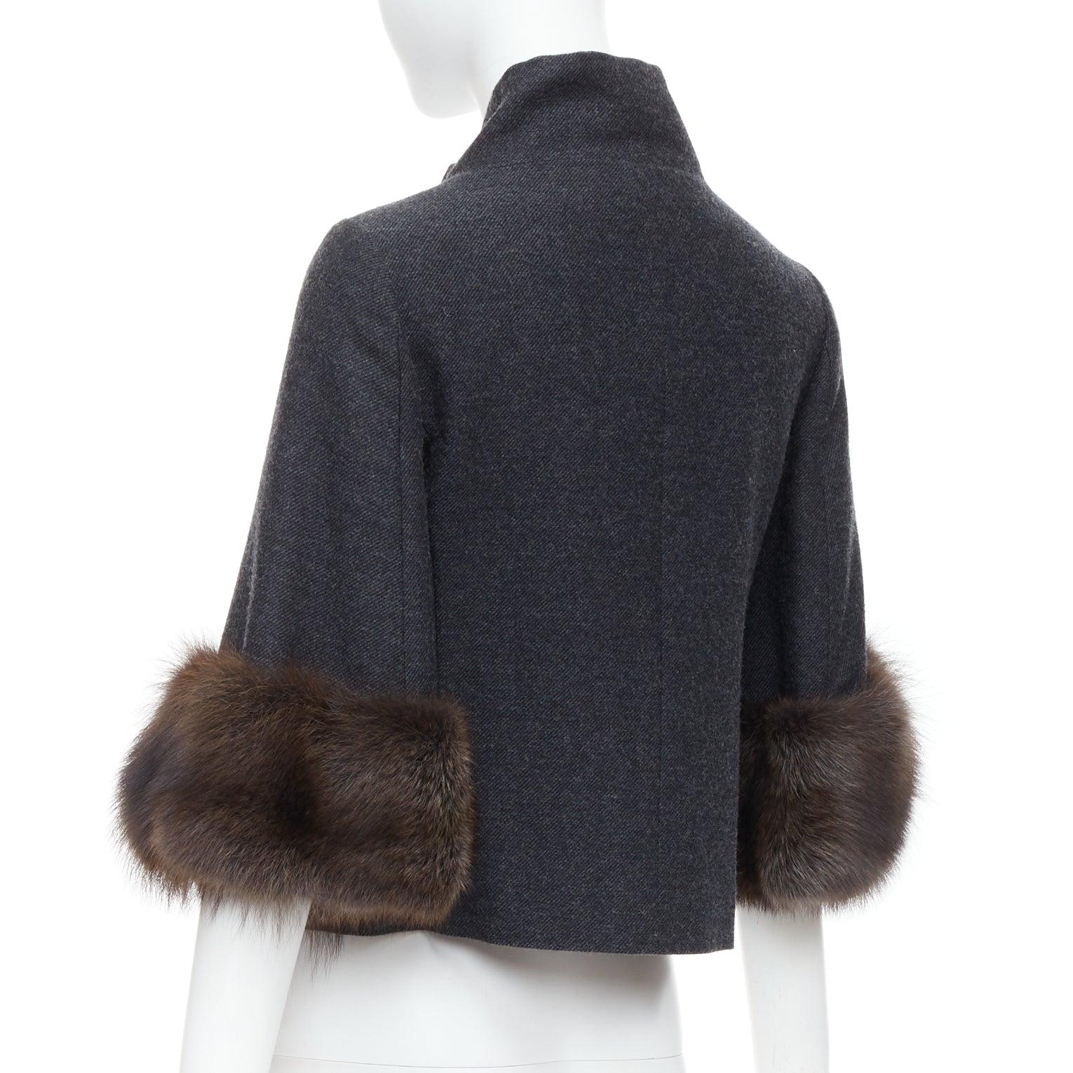 MARNI Anthrazitgraue, flachgeschnittene Jacke aus Wollmischung mit Pelzbesatz IT40 S im Angebot 2