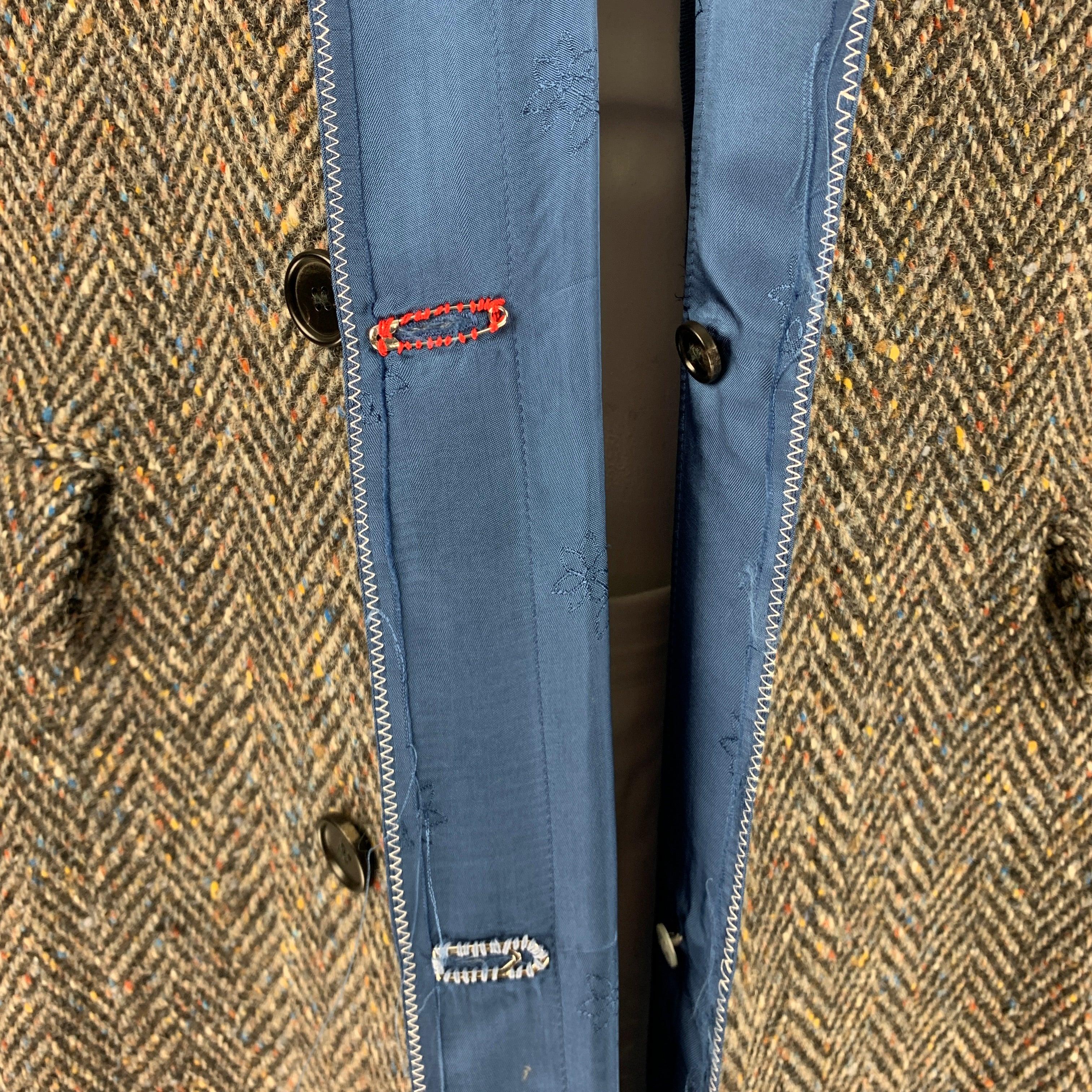 MARNI Chest Size 42 Size 42 Grey Multi-Color Herringbone Wool Notch Lapel Coat In Excellent Condition For Sale In San Francisco, CA