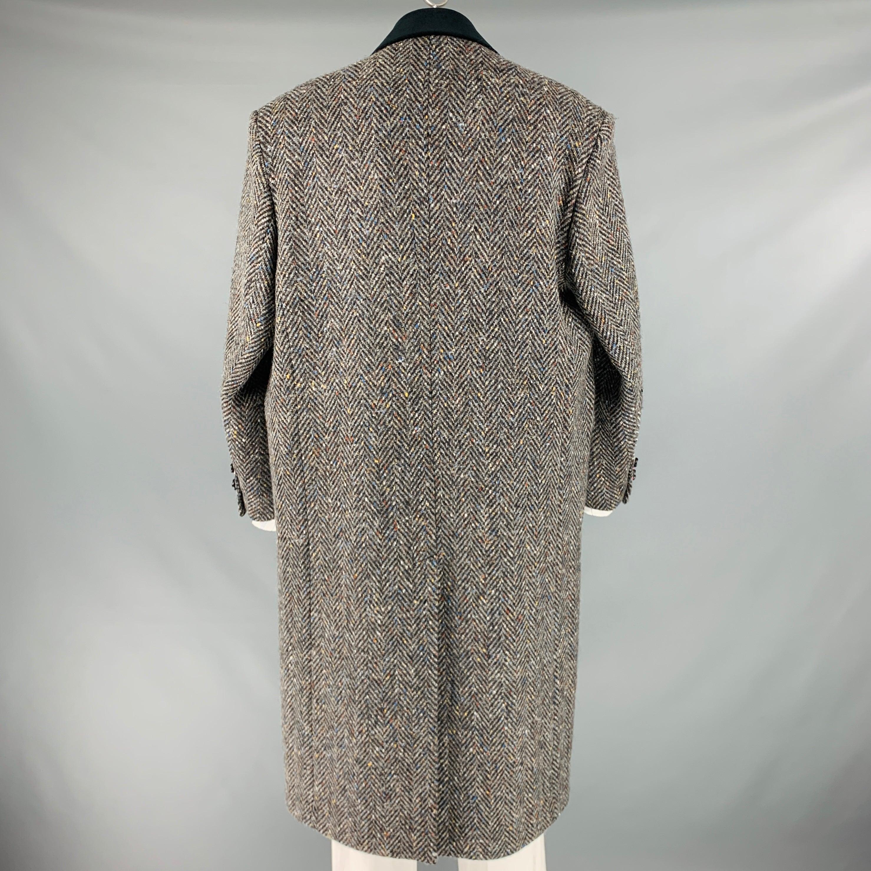 MARNI Chest Size 42 Size 42 Grey Multi-Color Herringbone Wool Notch Lapel Coat For Sale 2