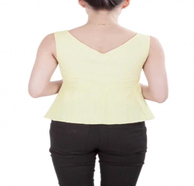 Marni Creme und Limonengrünes ärmelloses Schößchen-Crop-Top aus bestickter Baumwolle S im Zustand „Gut“ im Angebot in Dubai, Al Qouz 2
