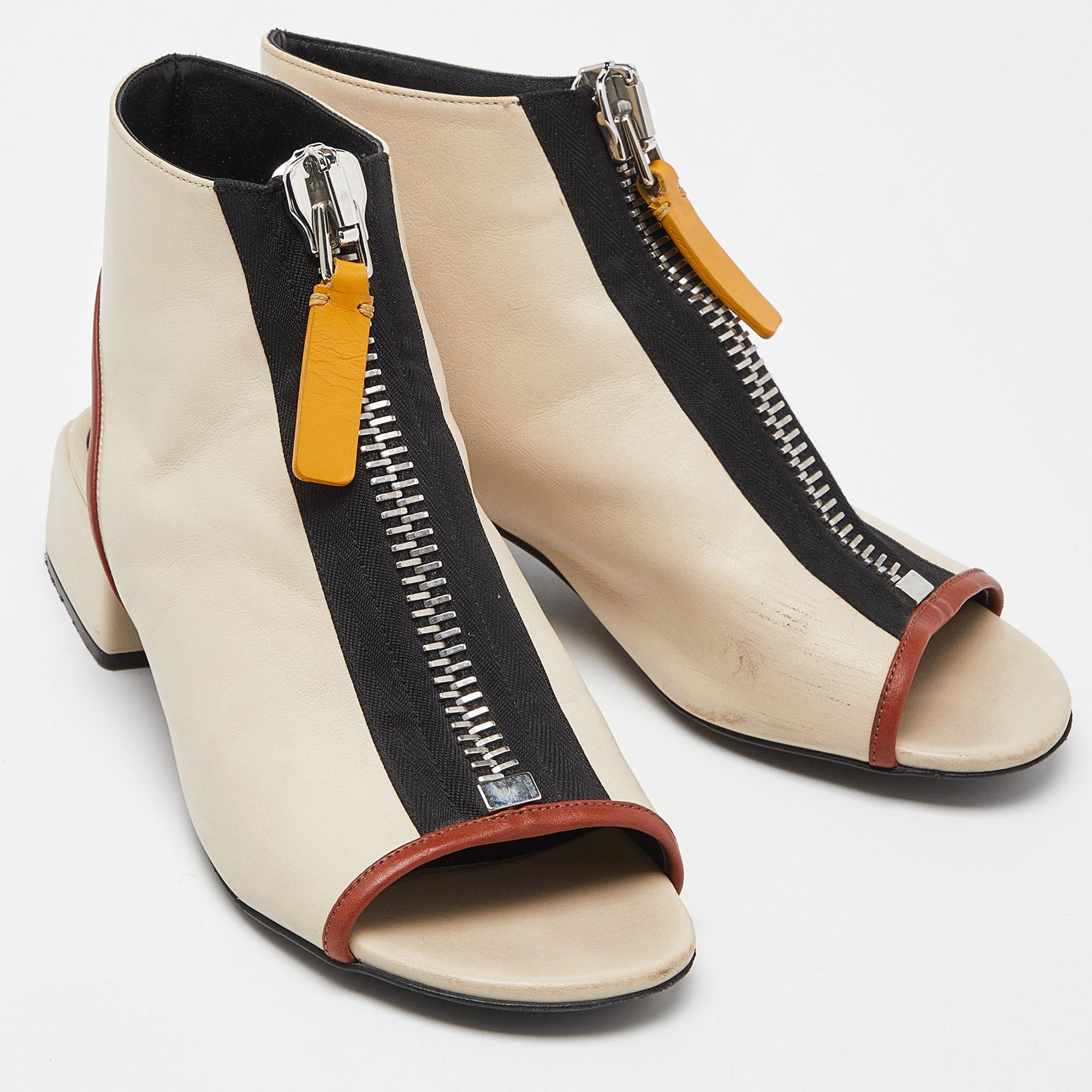 Marni Cream/Black Leather Zip Detail Open Toe Slingback Sandals Size 35 In Excellent Condition For Sale In Dubai, Al Qouz 2