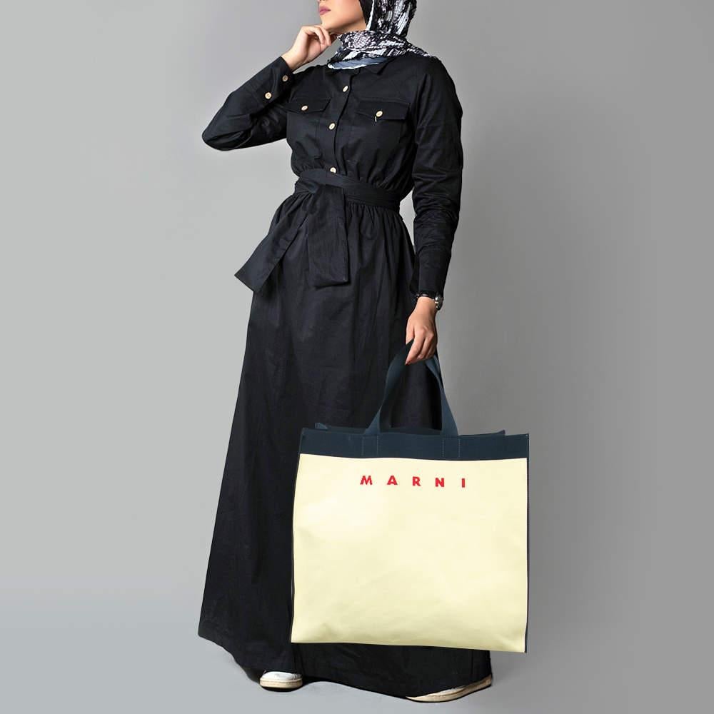 Know to create stylish sophisticated and timeless designs this is a brand worth investing in. The bags that come from this labels atelier are exquisite. This tote bag is no different. It has been made from quality materials and comes with an