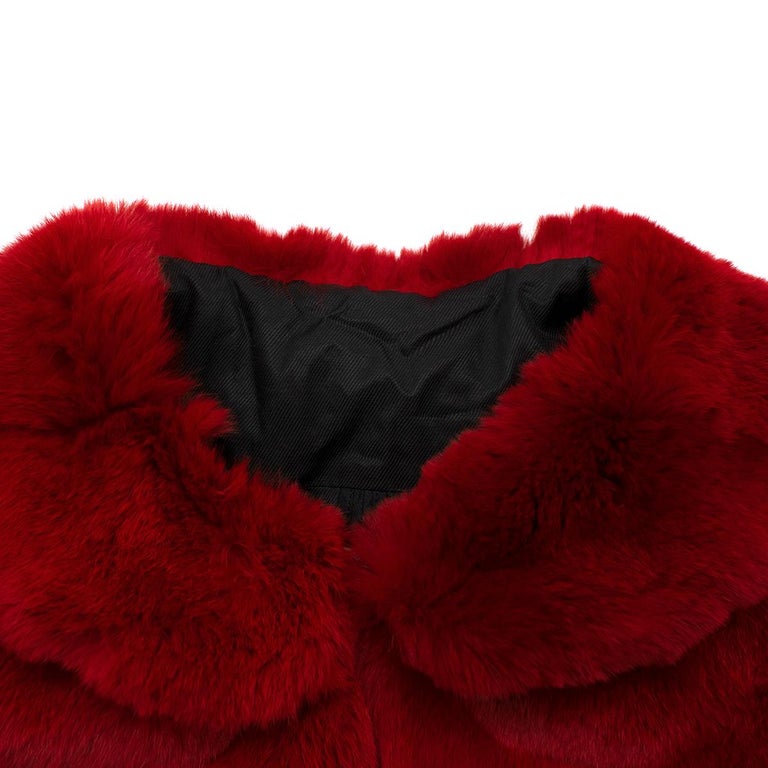 Women's Marni Deep Red Rabbit Fur Puritan Collar Cape - ONE SIZE For Sale