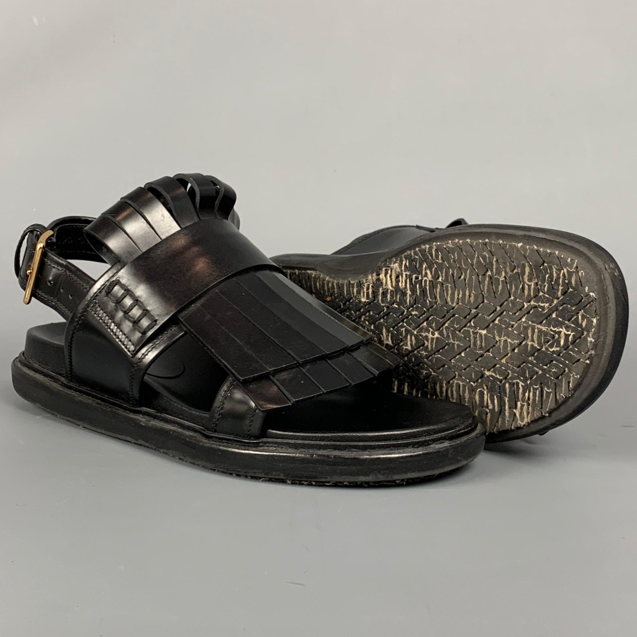 MARNI Fussbett Größe 8 Schwarze Leder-Sandalen mit Fransen im Zustand „Gut“ in San Francisco, CA