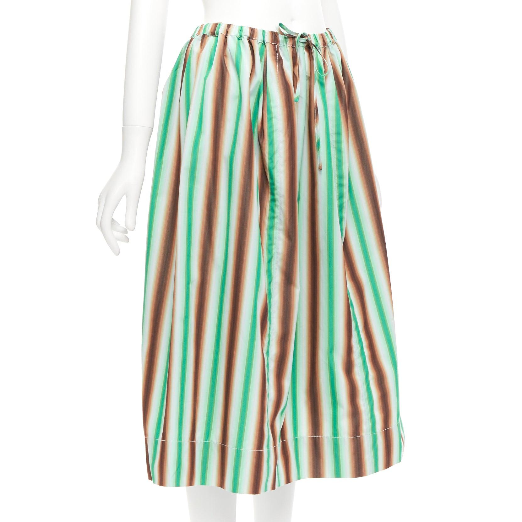 MARNI graphic green brown white striped cotton midi parachute skirt IT38 XS
Reference: CELG/A00270
Brand: Marni
Material: Cotton
Color: Green, Brown
Pattern: Striped
Closure: Drawstring
Extra Details: Lightweight cotton poplin stripe skirt a with