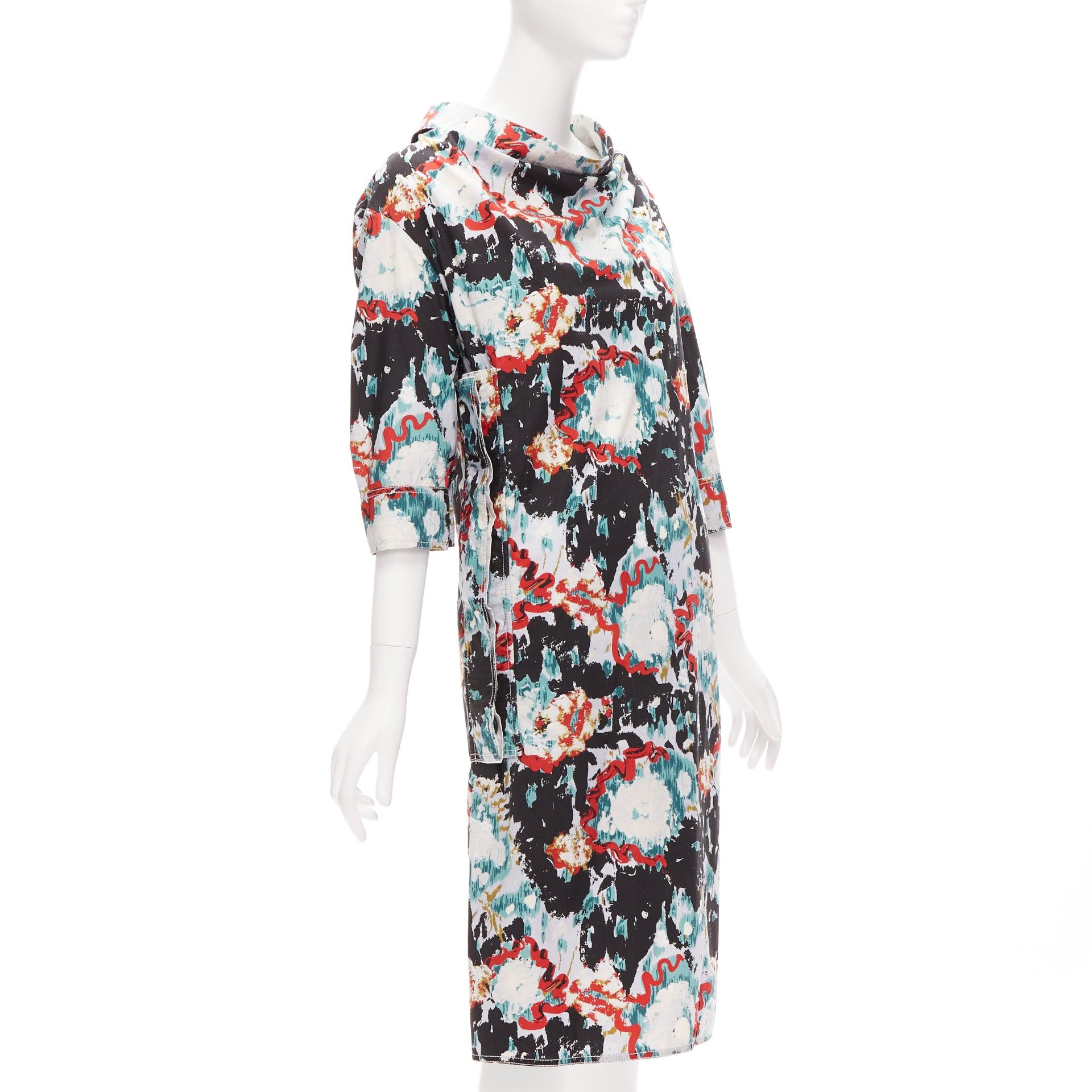 MARNI graphic splash paint print cotton oriental cut dress IT36 XS
Reference: CELG/A00298
Brand: Marni
Material: Cotton
Color: Multicolour
Pattern: Abstract
Closure: Zip
Extra Details: Hidden buttons at right side front.
Made in: