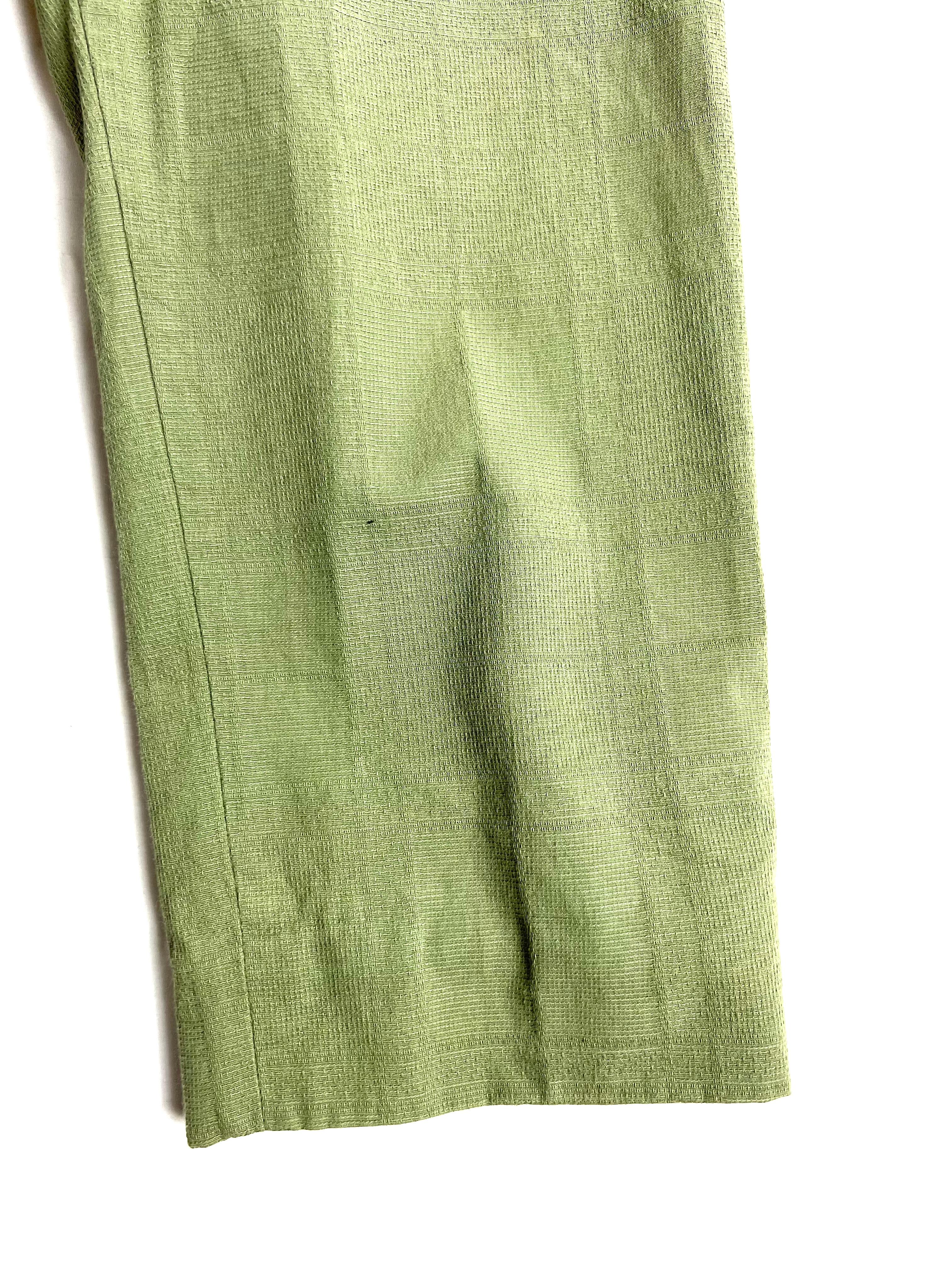 Marni Green Capri Pants, Size 40

- Mid raise
- Side pockets
- Front button and zip closure
- Below the knees length
- Checkered pattern
- 100% Cotton