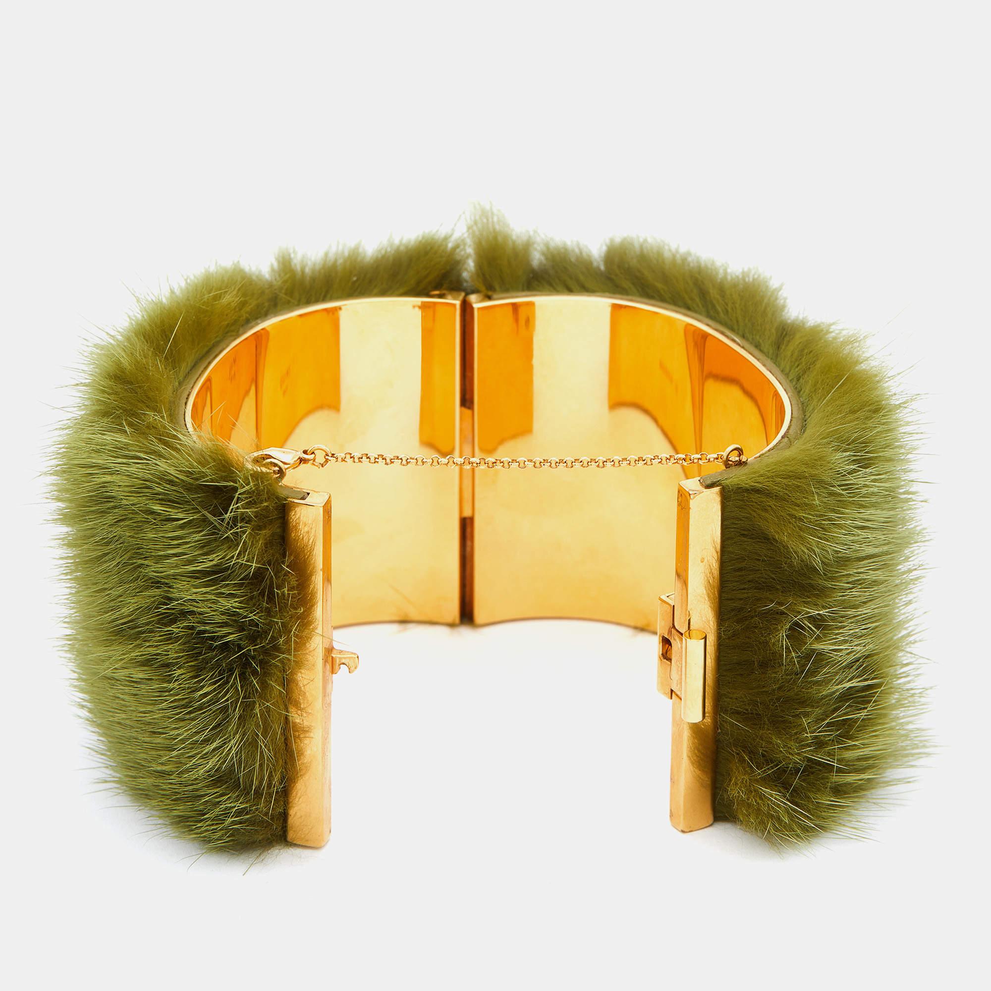 Marni Green Faux Fur Gold Tone Cuff Bracelet M In Good Condition For Sale In Dubai, Al Qouz 2