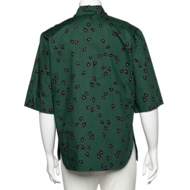 Noir Marni, chemise imprimée verte avec poches à volants et boutons à l'avant S en vente