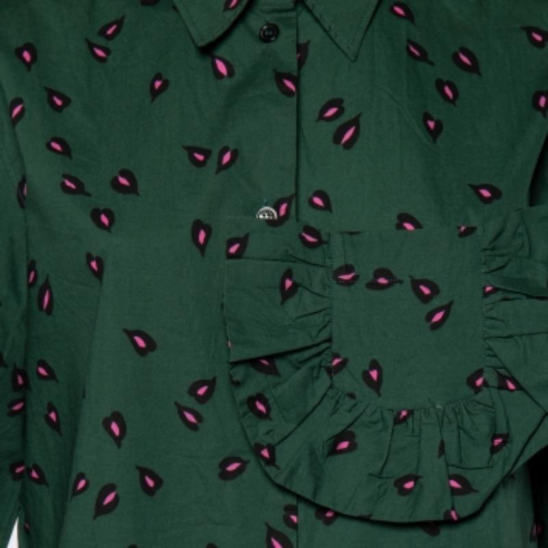 Marni, chemise imprimée verte avec poches à volants et boutons à l'avant S en vente 1