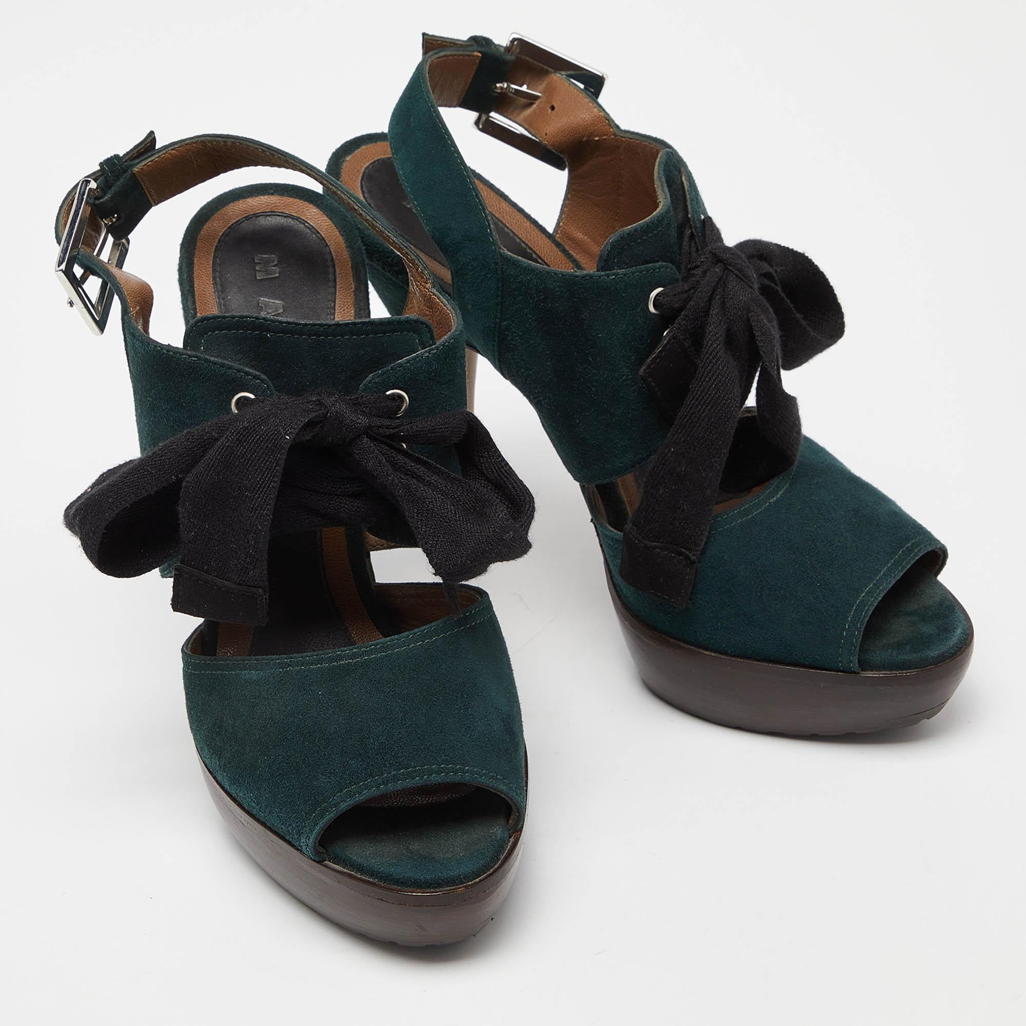 Marni - Sandales en daim vertes à talon aiguille - Taille 36 Bon état - En vente à Dubai, Al Qouz 2
