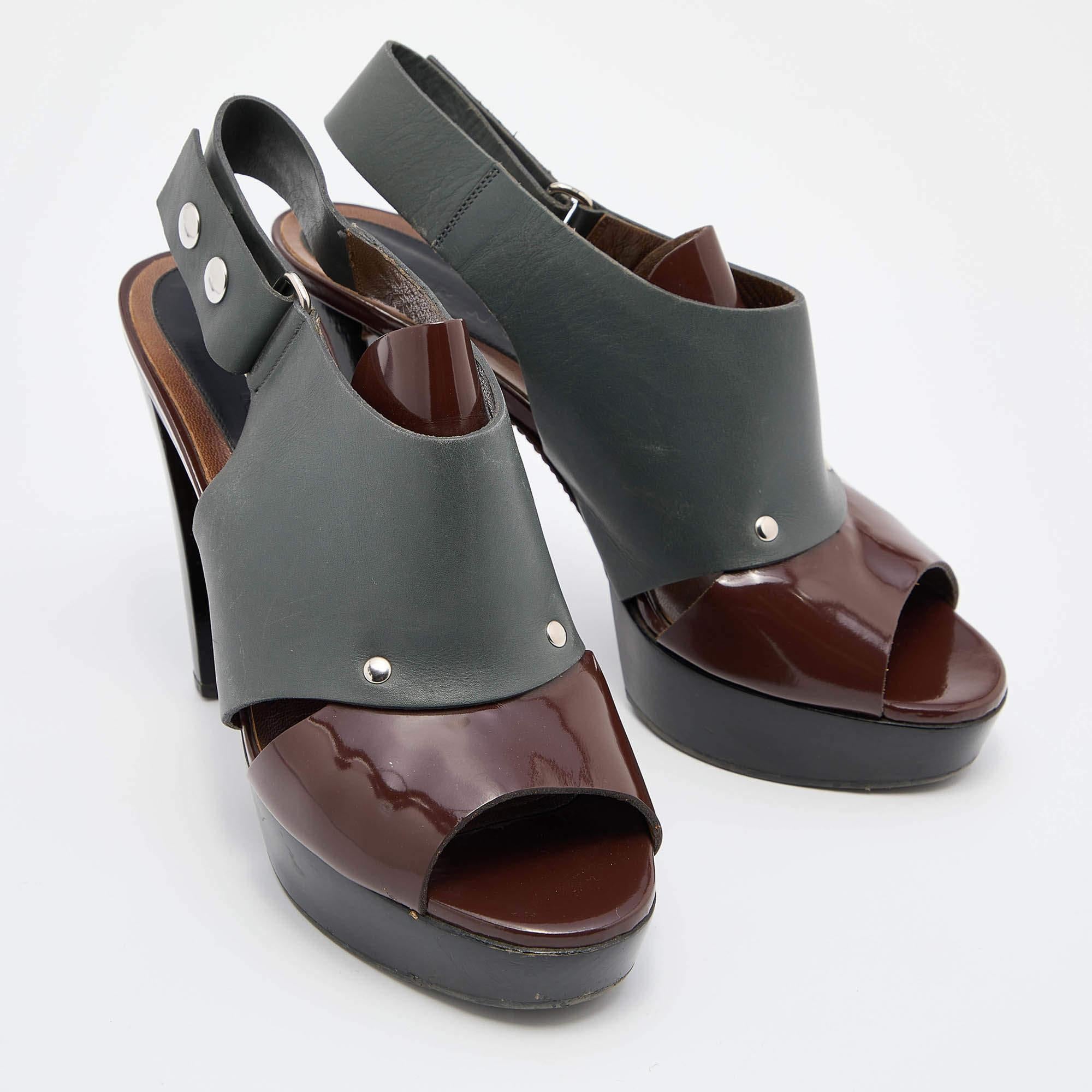 Marni, Pumps con cinturino alla caviglia in pelle grigio/marrone taglia 40 In condizioni discrete in vendita a Dubai, Al Qouz 2