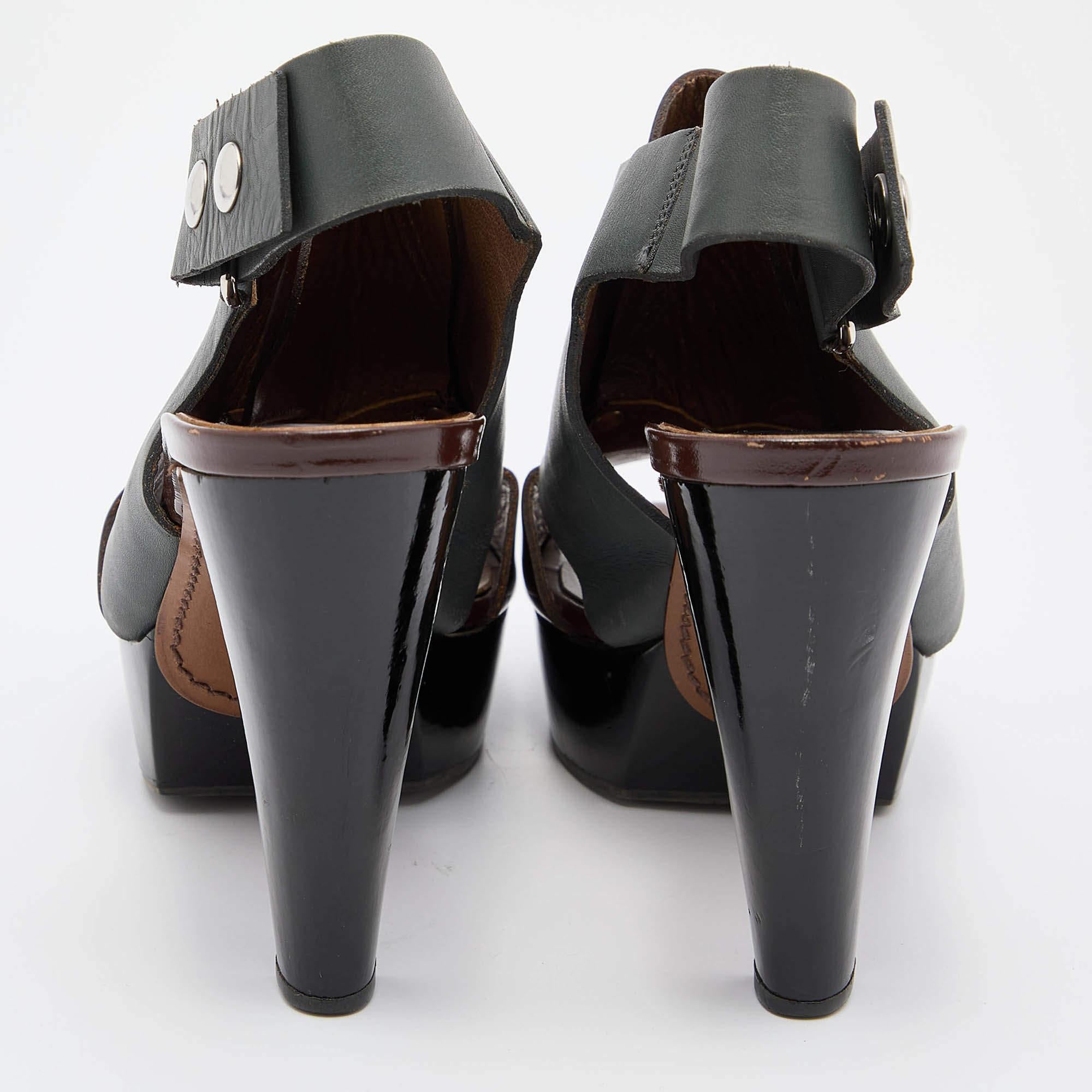 Donna Marni, Pumps con cinturino alla caviglia in pelle grigio/marrone taglia 40 in vendita