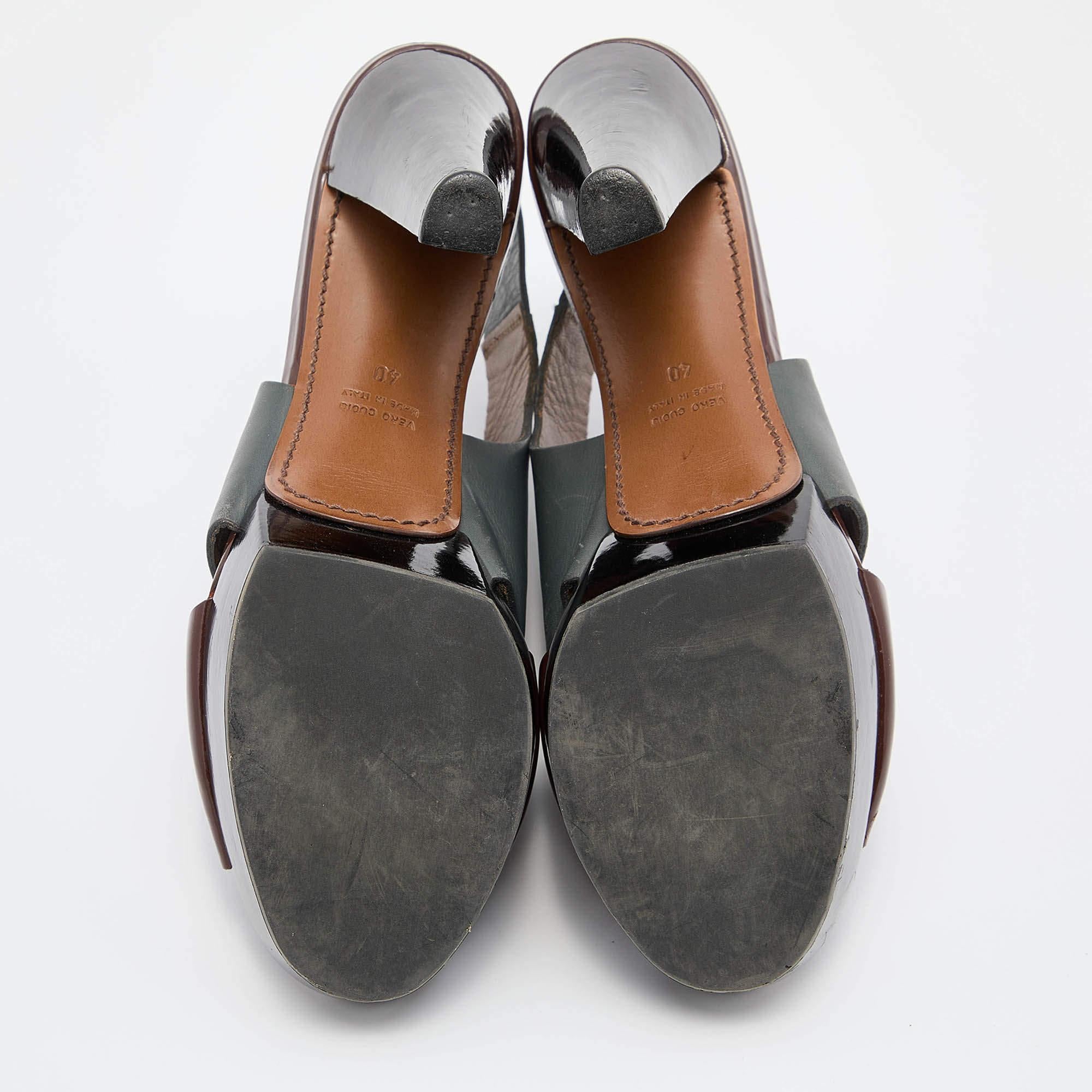 Marni, Pumps con cinturino alla caviglia in pelle grigio/marrone taglia 40 in vendita 1