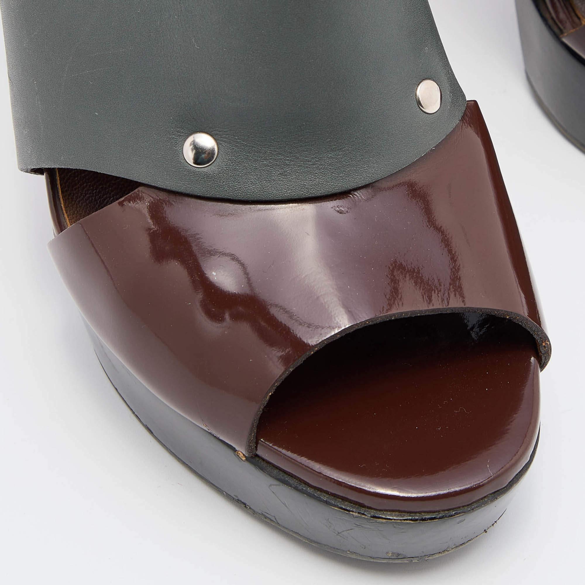 Marni, Pumps con cinturino alla caviglia in pelle grigio/marrone taglia 40 in vendita 2