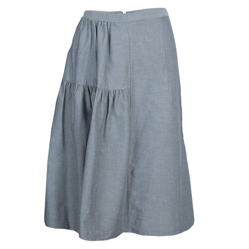 This simple yet sophisticated skirt tailored by Marni is a must have. Crafted from cotton, it features partially gathered design and a rear zipper. It is perfect for a summer night out.

