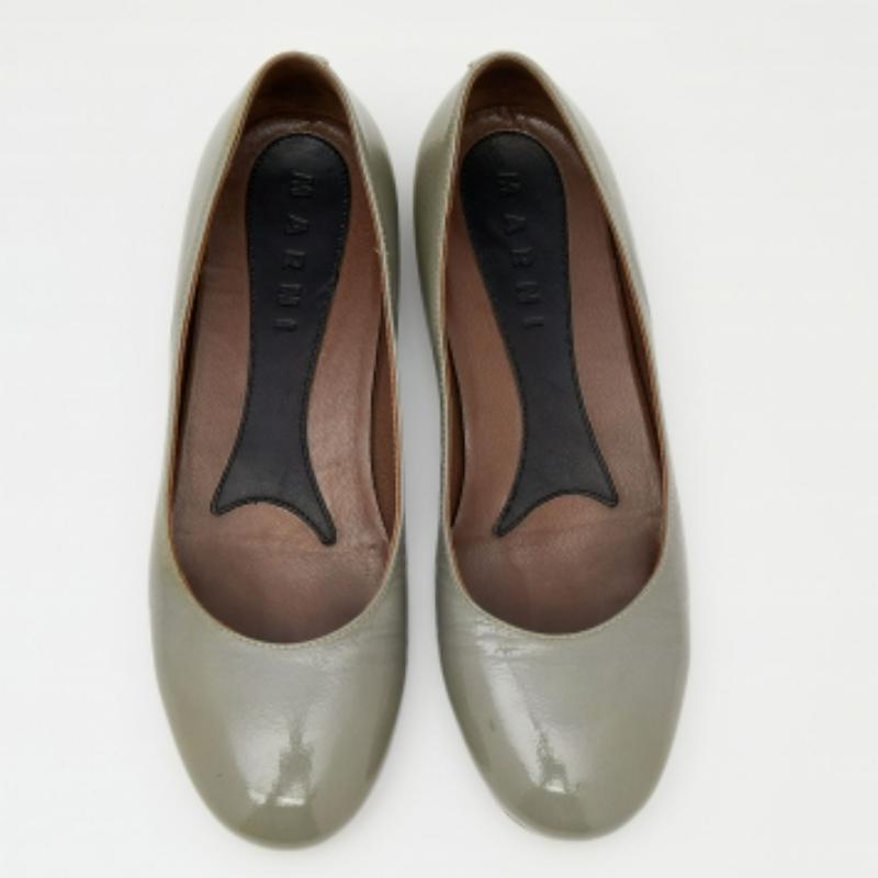 Gray Marni Grey Patent Leather Ballet Flats Size 36.5 For Sale