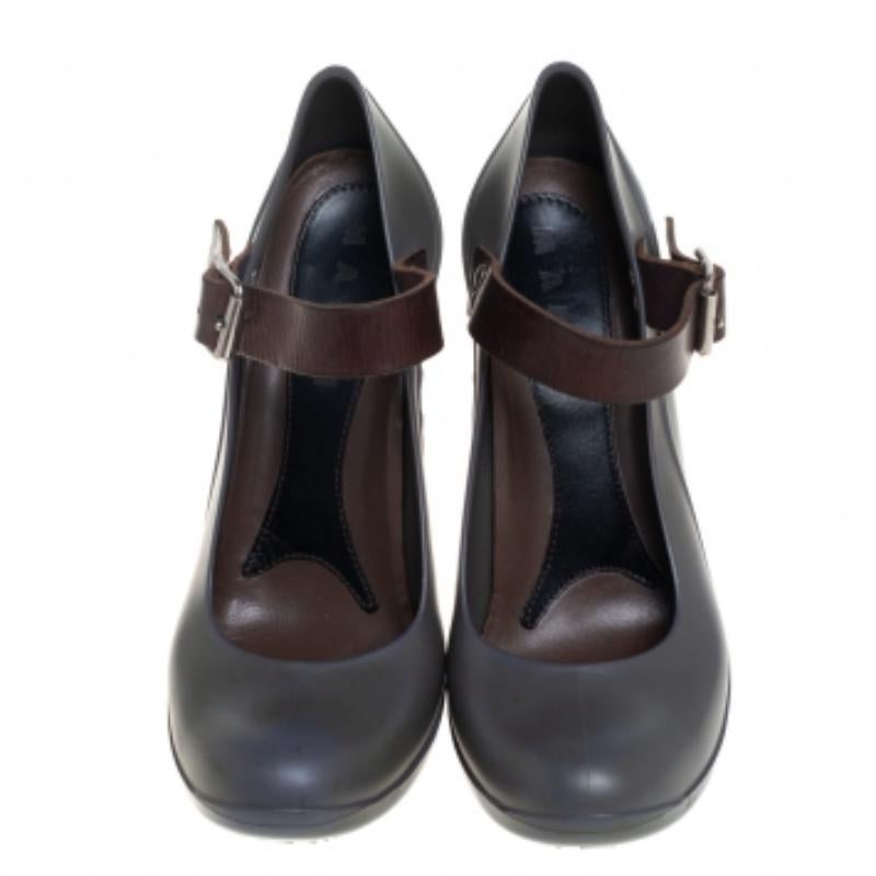 Gray Marni Grey Rubber And Brown Leather Mary Jane Pumps Size 37 For Sale