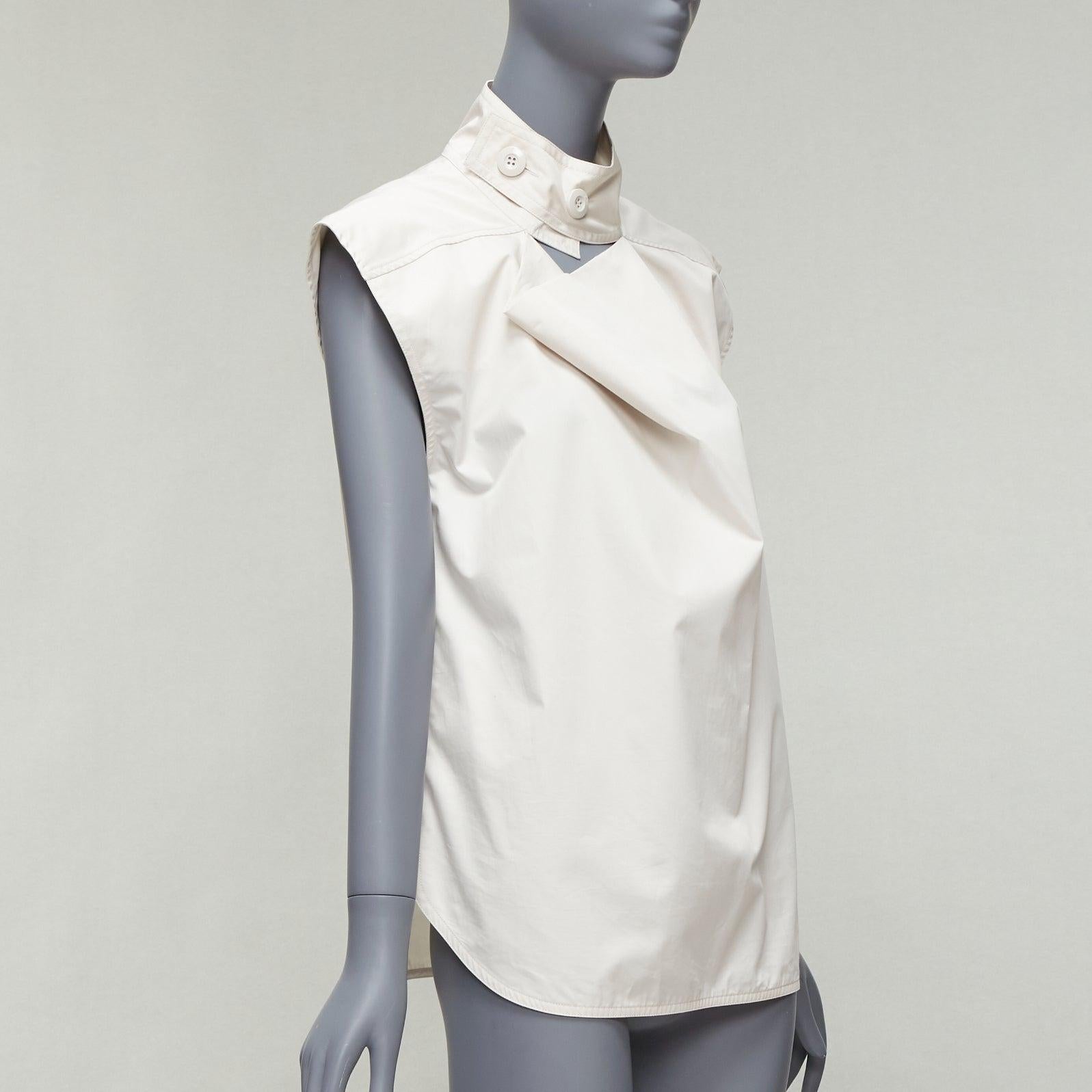 MARNI light grey cotton cut out draped collar boxy utility top IT36 XXS
Reference: CELG/A00325
Brand: Marni
Material: Cotton
Color: Grey
Pattern: Solid
Closure: Button
Extra Details: Button closure at collar. Plain back.
Made in: