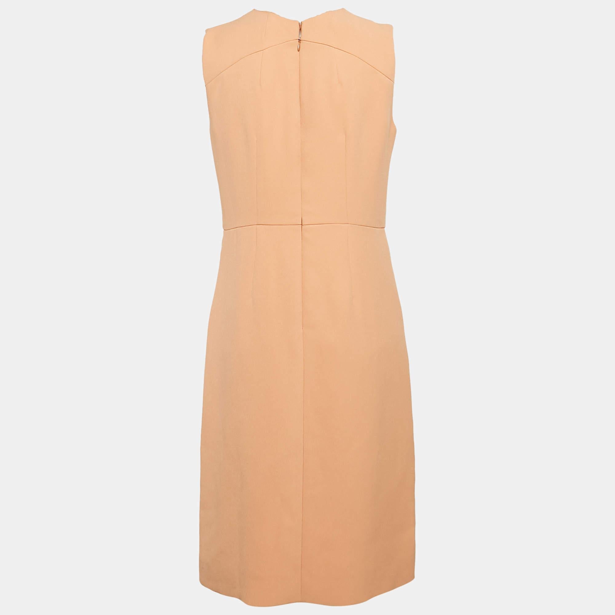The fine artistry and the feminine silhouette of this designer dress exhibit the labels impeccable craftsmanship in tailoring. It is stitched using quality materials  has a good fit  and can be easily styled with chic accessories  open toe sandals 