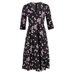 Marni Midi-Kleid mit Blumenmuster und V-Ausschnitt aus schwarzem Jacquard