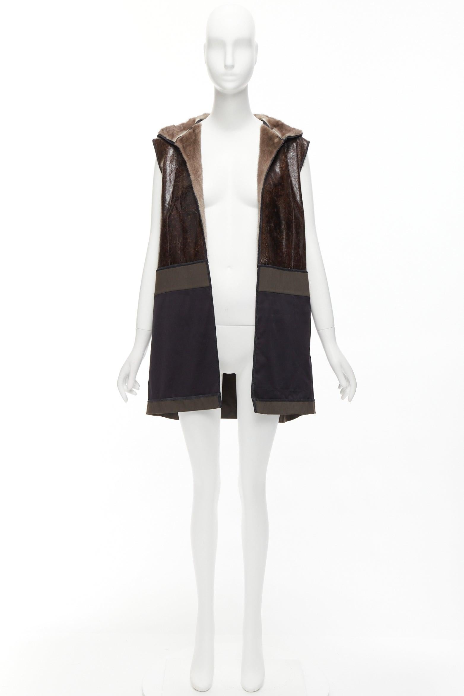MARNI Gilet en vison Gilet à capuche réversible en fourrure texturée colorblocked marron IT40 S en vente 10