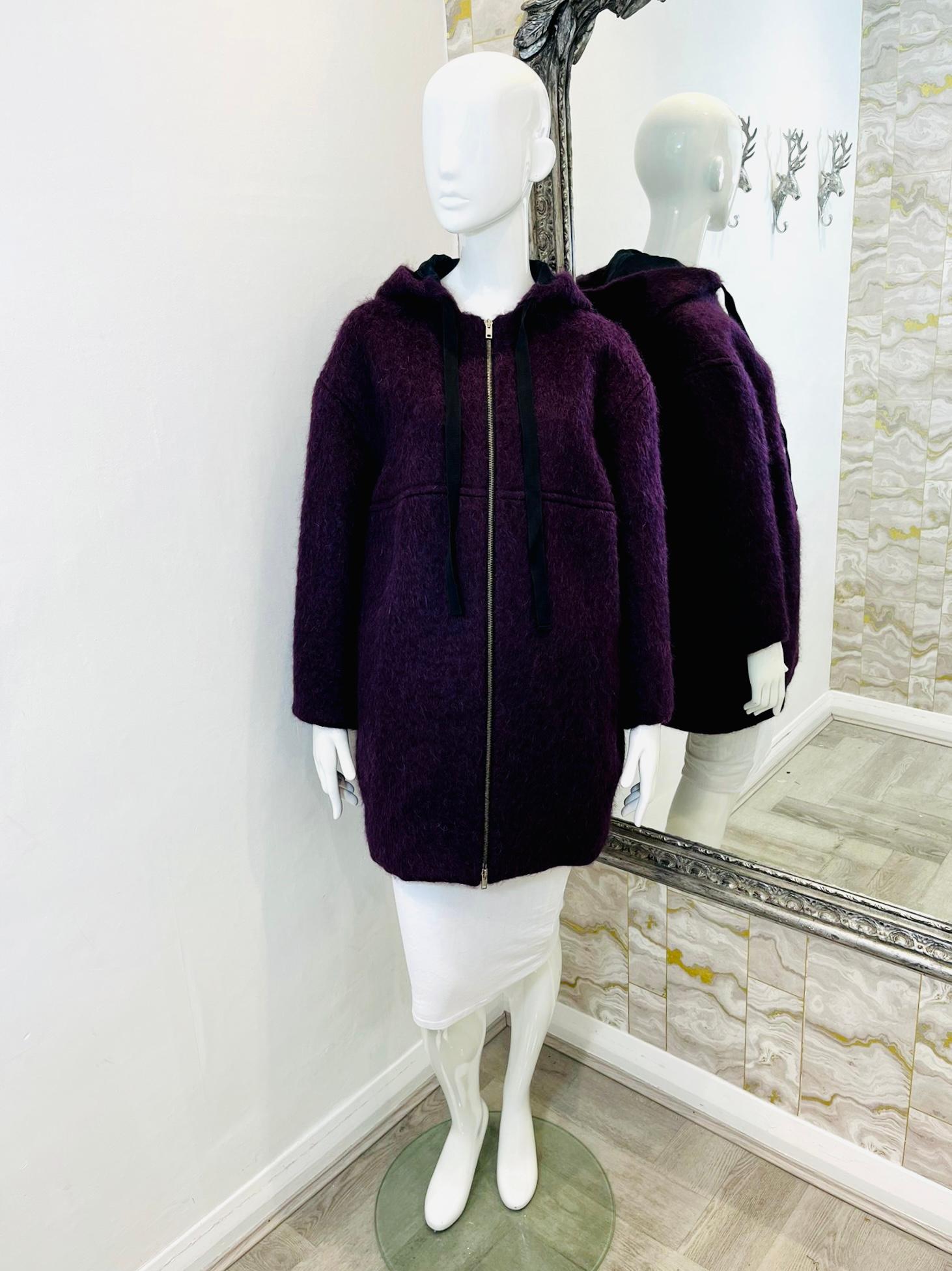  Marni Mohair & Virgin Wool Hooded Coat

Burgundy coat with pull tab canvas ribbon in black to the hood and zipper up closure.

 Size - 40IT

Condition - Excellent

Composition - 62% Mohair, 23% Virgin Wool, 15% Polyamide, Lining 100% Viscose
