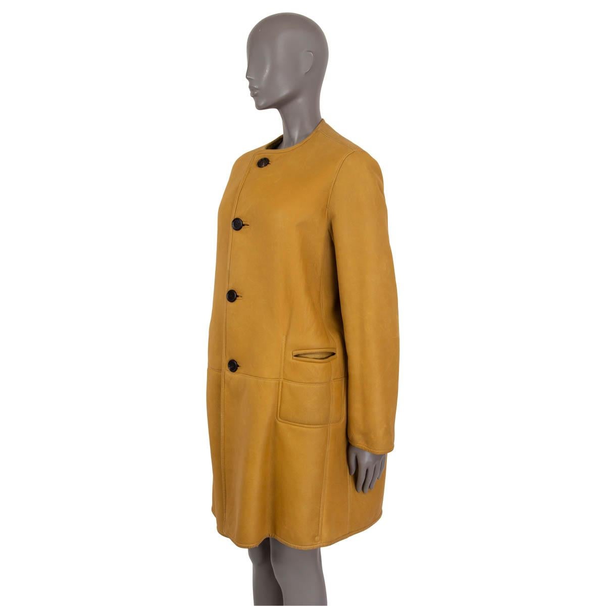MARNI mustard yellow REVERSIBLE SHEARLING & LEATHER Coat Jacket 46 XL In Excellent Condition For Sale In Zürich, CH
