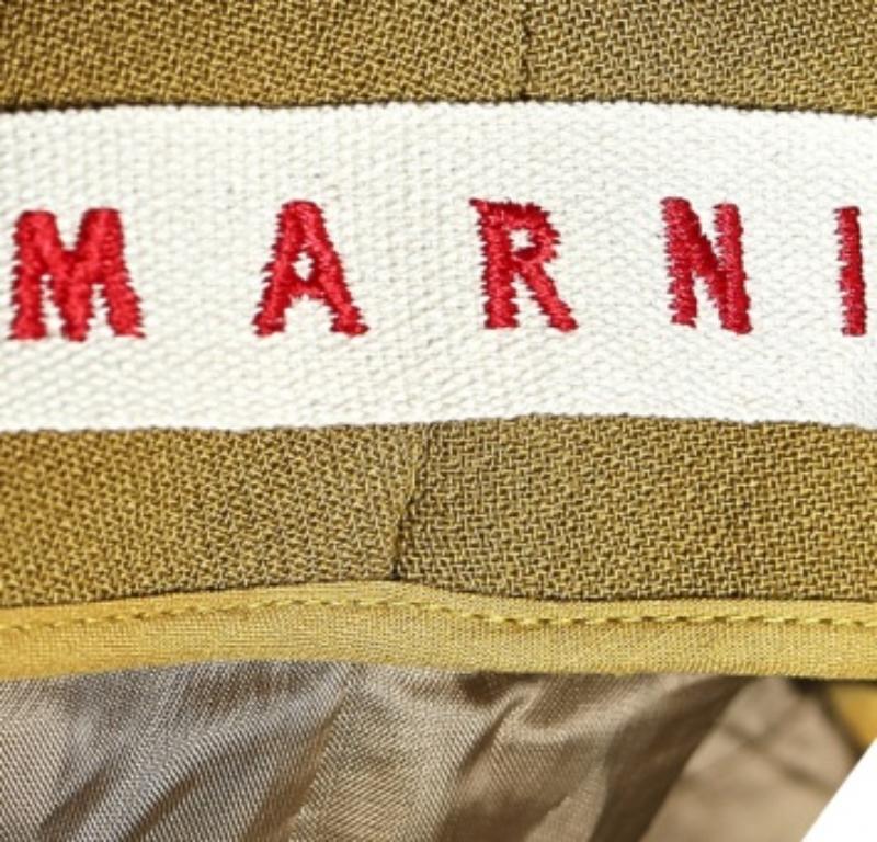 Marni Pantalones cortos de crepé de lana amarillo mostaza con bolsillo S en venta 2
