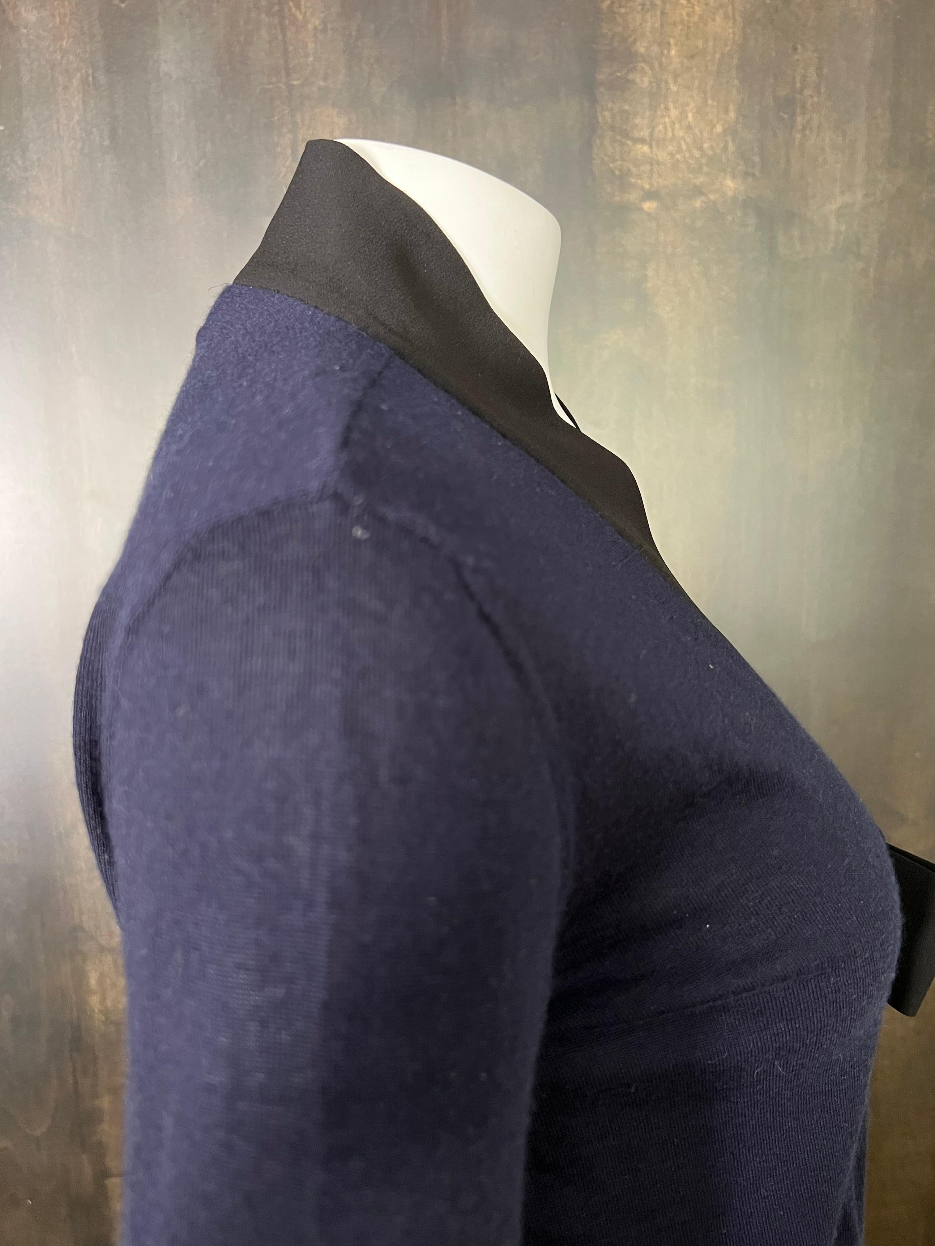 Noir Marni - Pull cardigan bleu marine et noir, taille 40 en vente