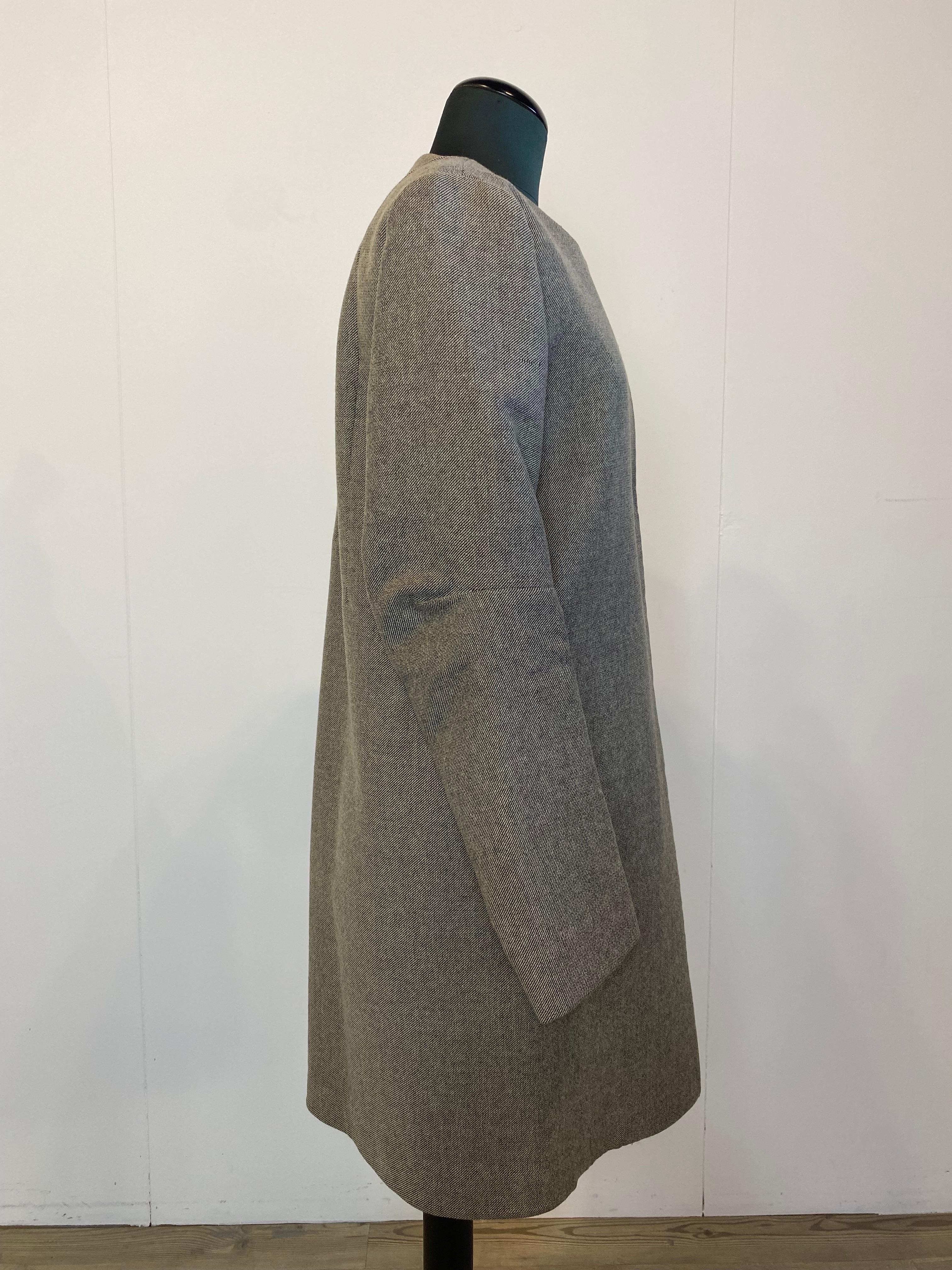 Grigio Coates di Marni in lana color tortora in vendita