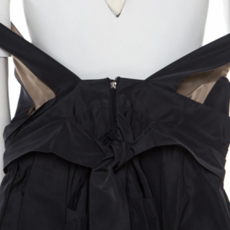 Marni Kieferngrünes Minikleid aus Seide mit tiefem Ausschnitt und Verzierungen S im Angebot 2